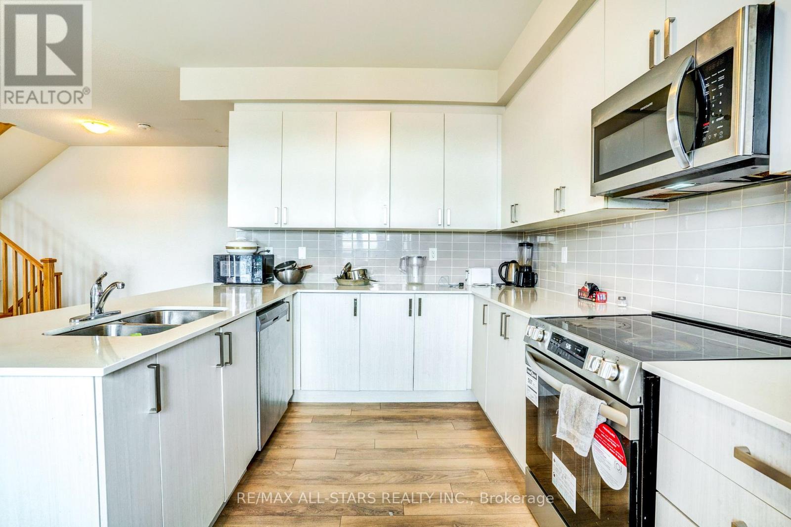 ##904 1865 PICKERING PARKWAY - 14