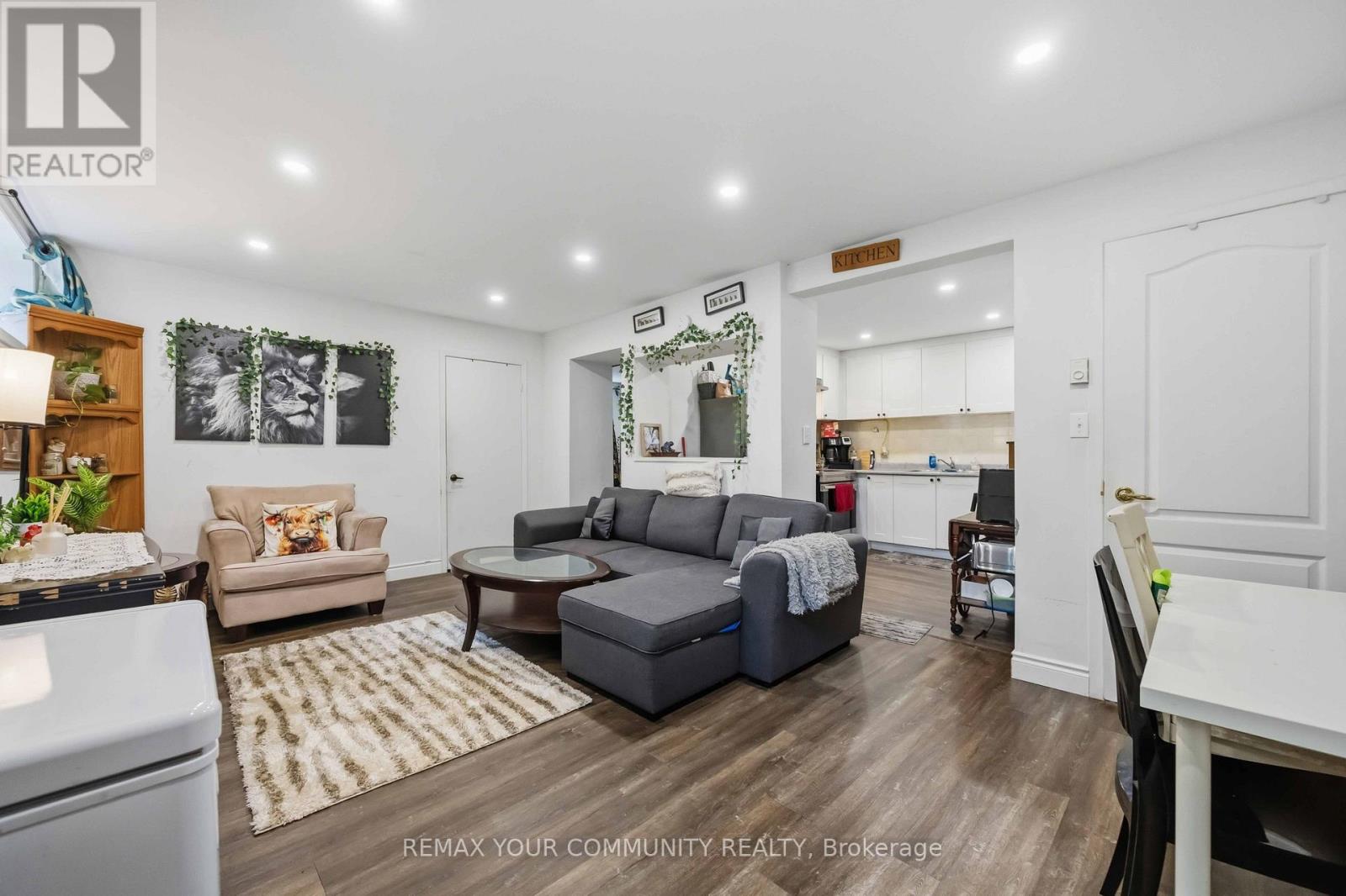 148 BAYVIEW AVENUE - 23