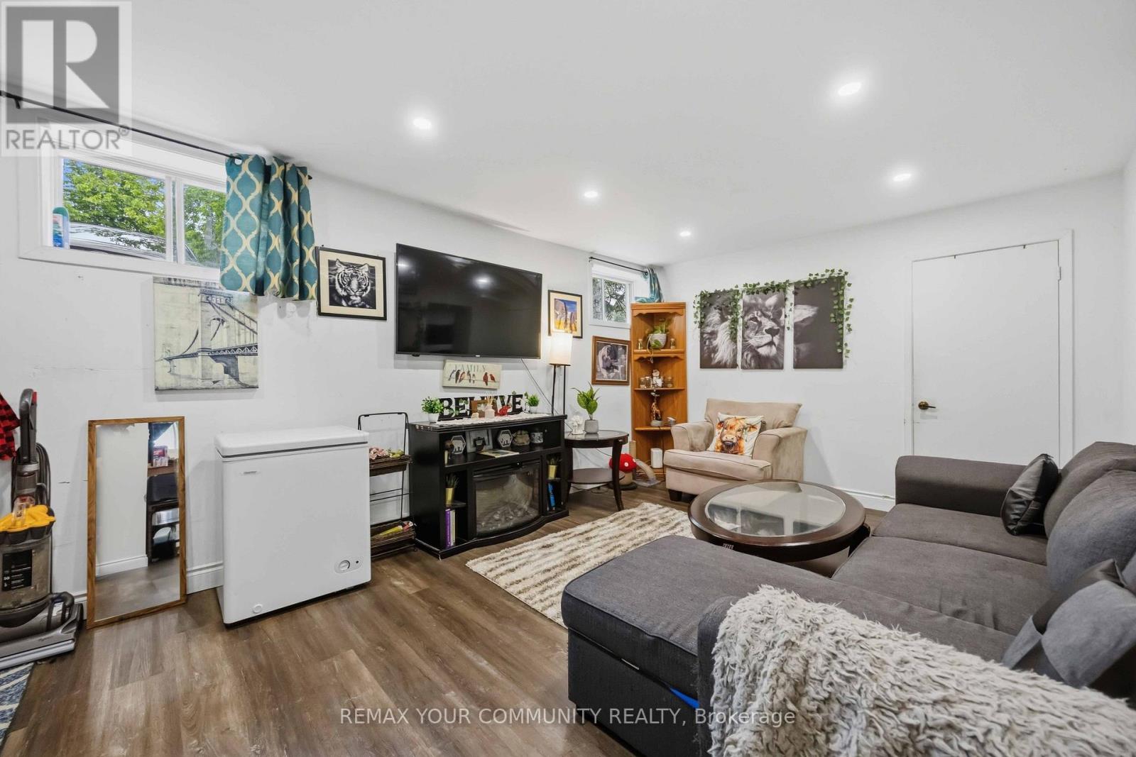 148 BAYVIEW AVENUE - 24