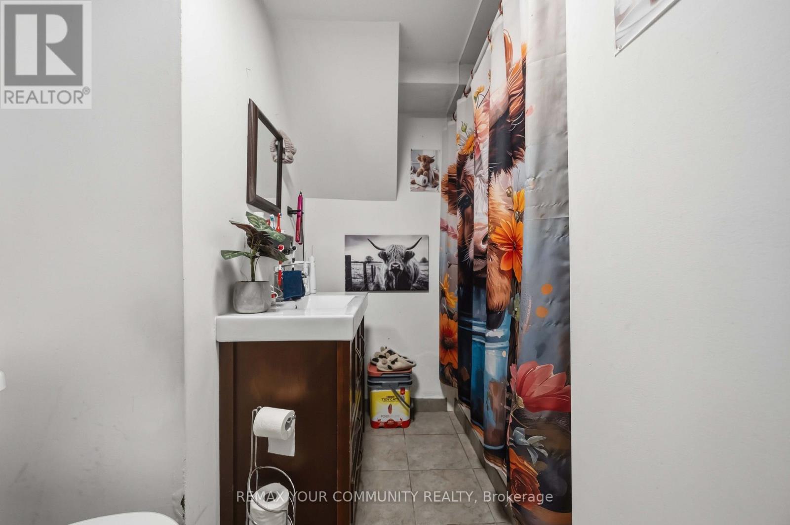 148 BAYVIEW AVENUE - 32