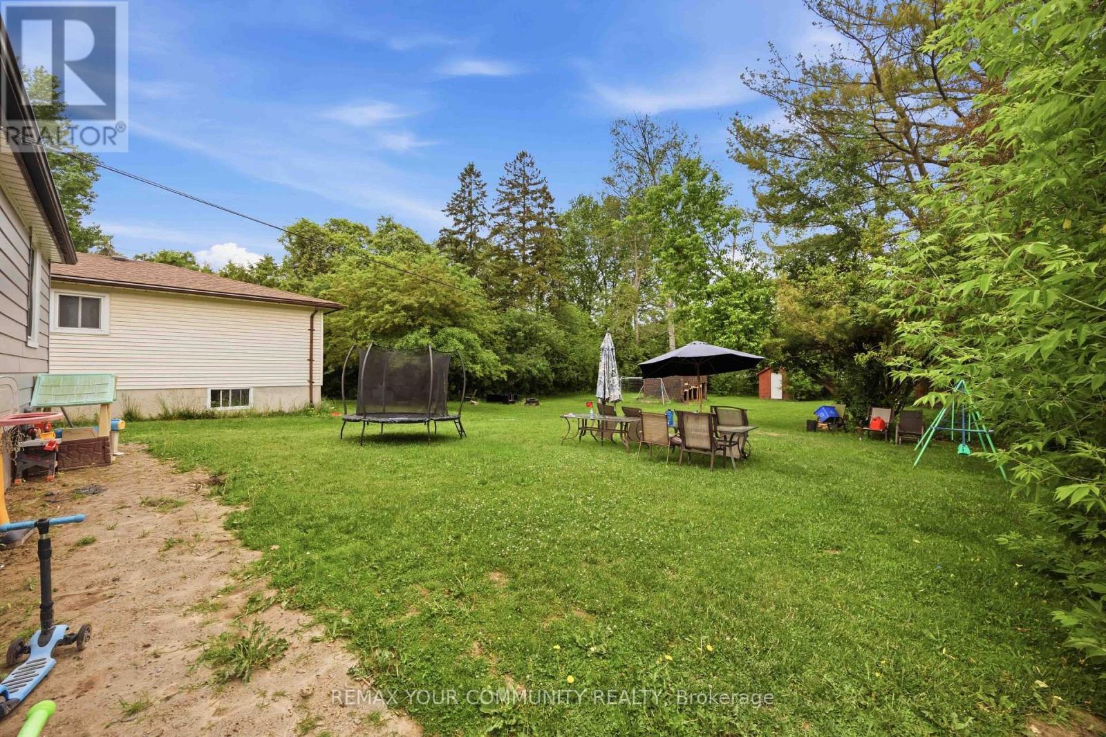 148 BAYVIEW AVENUE - 33