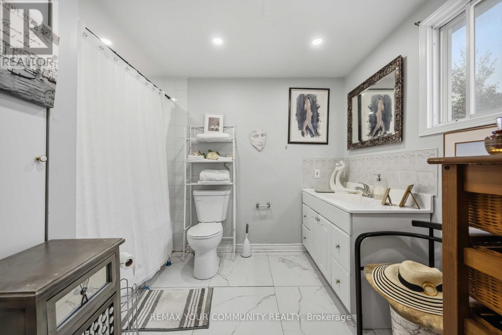 148 BAYVIEW AVENUE - 19