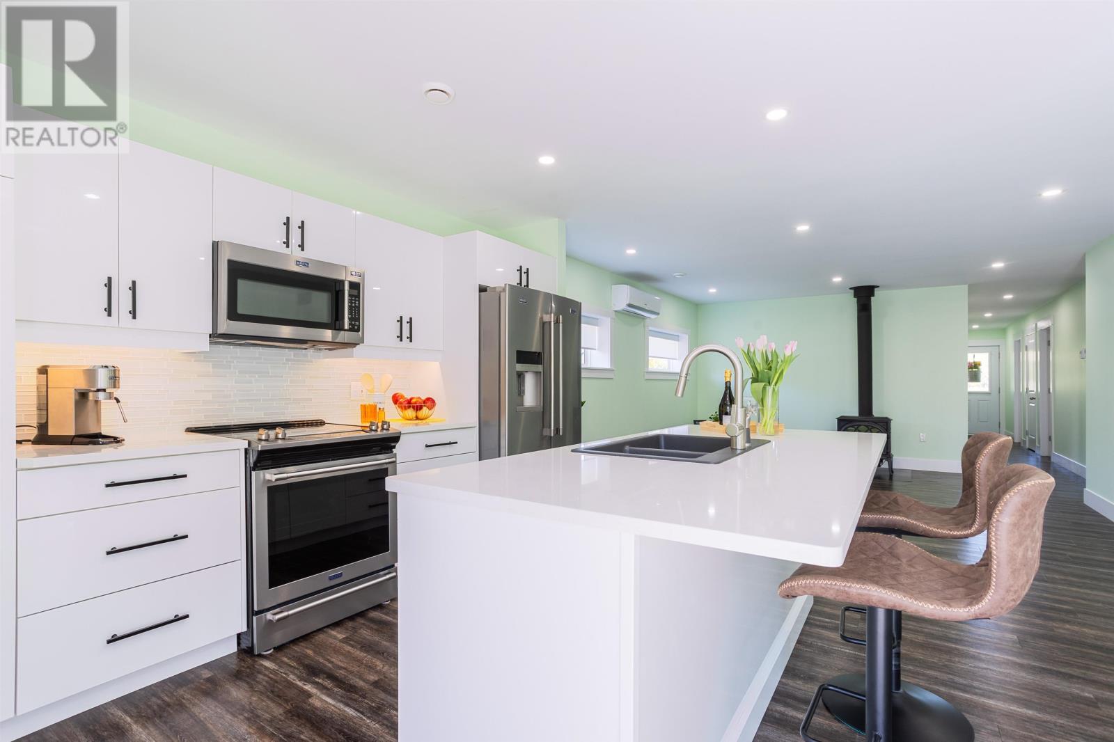 250 Hollis Avenue - 10