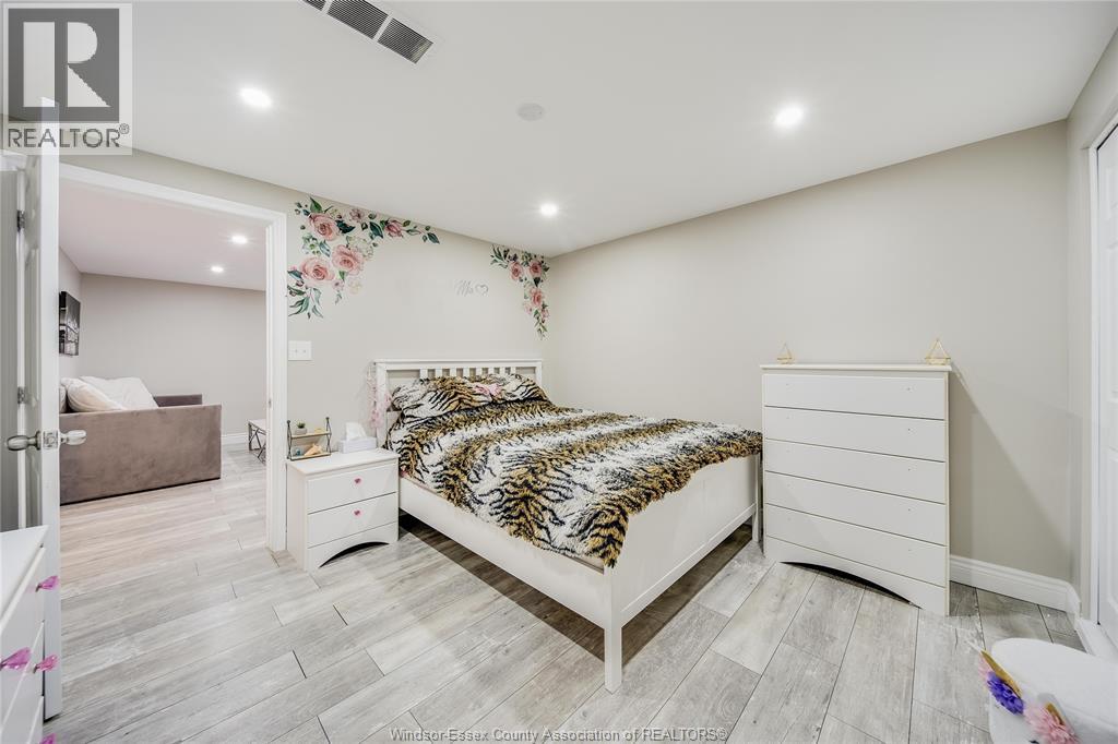 1977 KIRKLAND AVENUE - 36