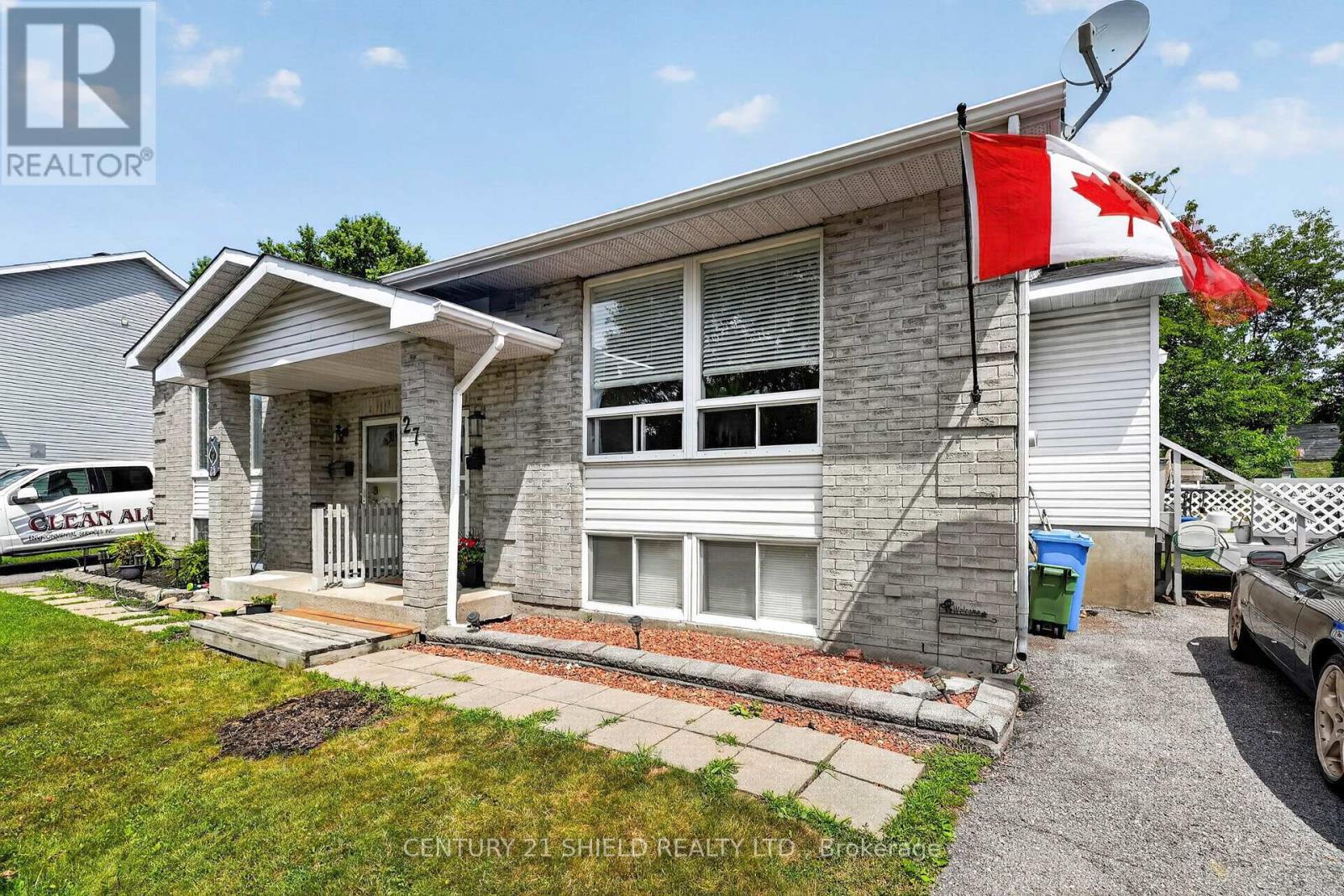 27 WELLINGTON STREET E - 1