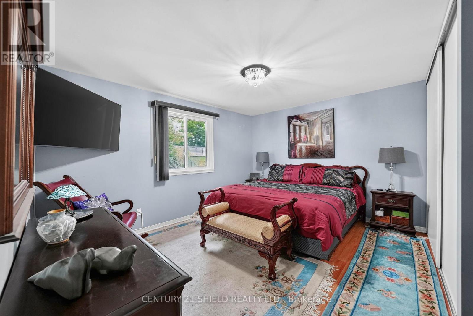 27 WELLINGTON STREET E - 21