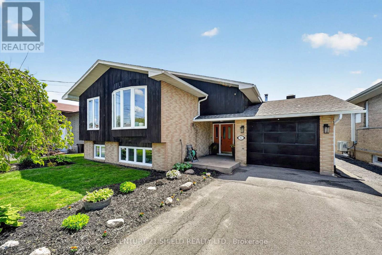 812 BRIARHILL AVENUE - 1
