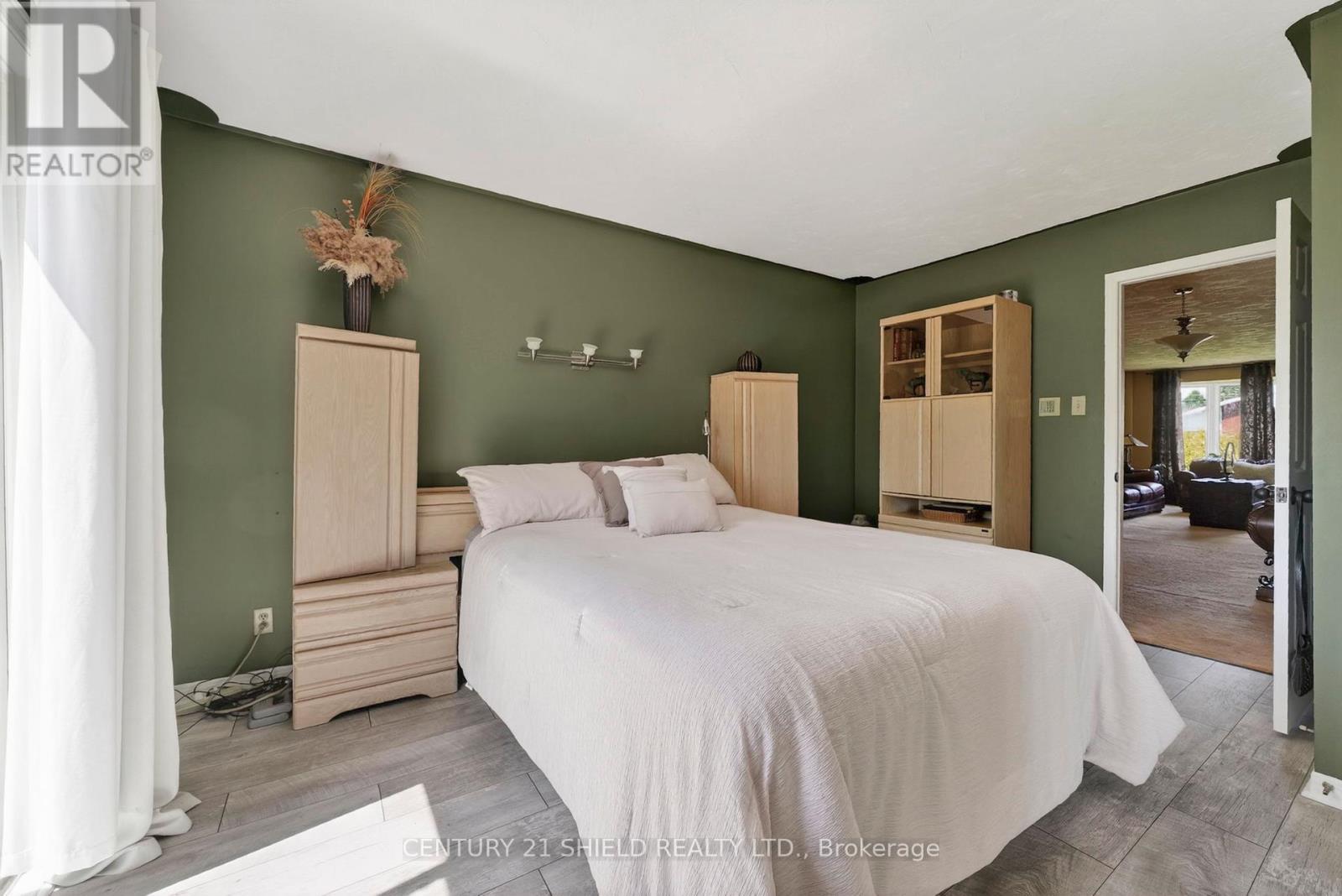 812 BRIARHILL AVENUE - 14