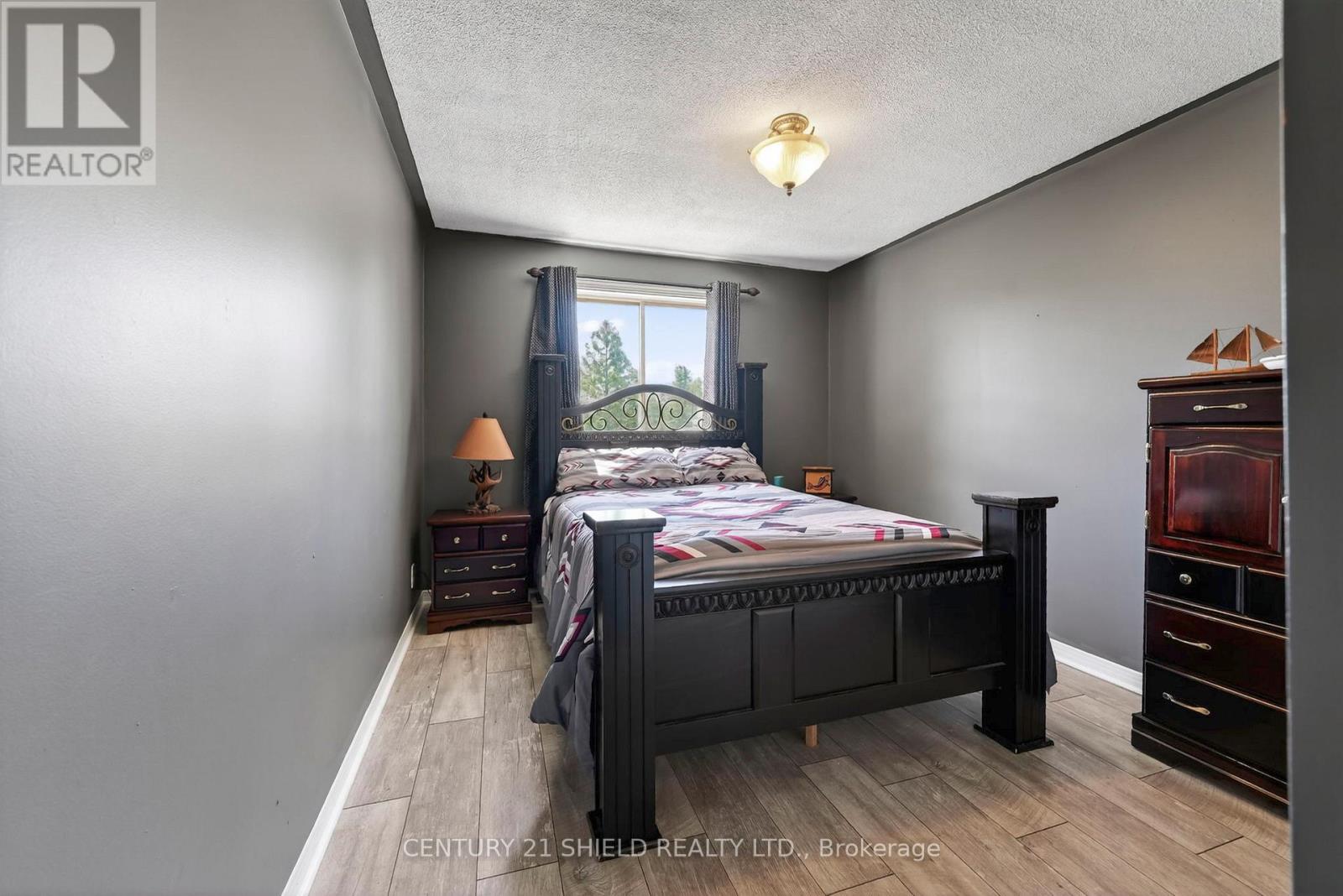 812 BRIARHILL AVENUE - 19