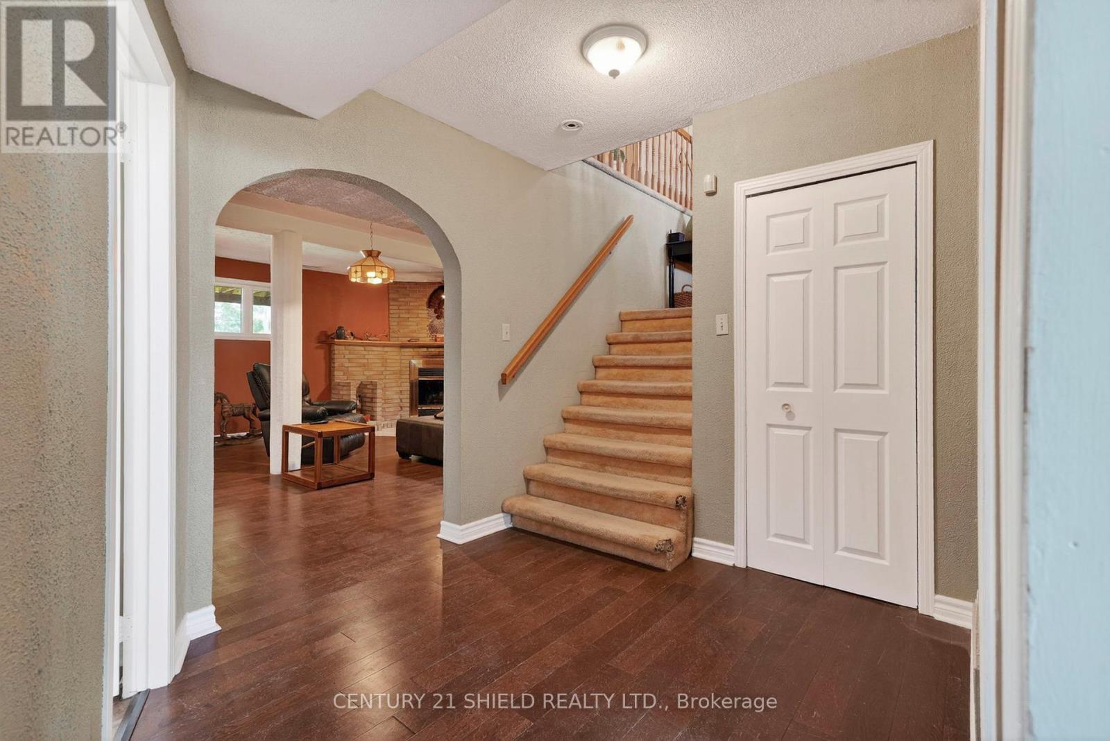 812 BRIARHILL AVENUE - 21