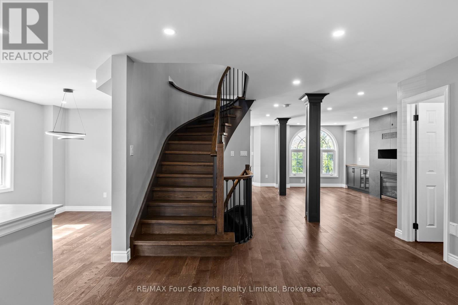144 COUNTRY LANE - 11