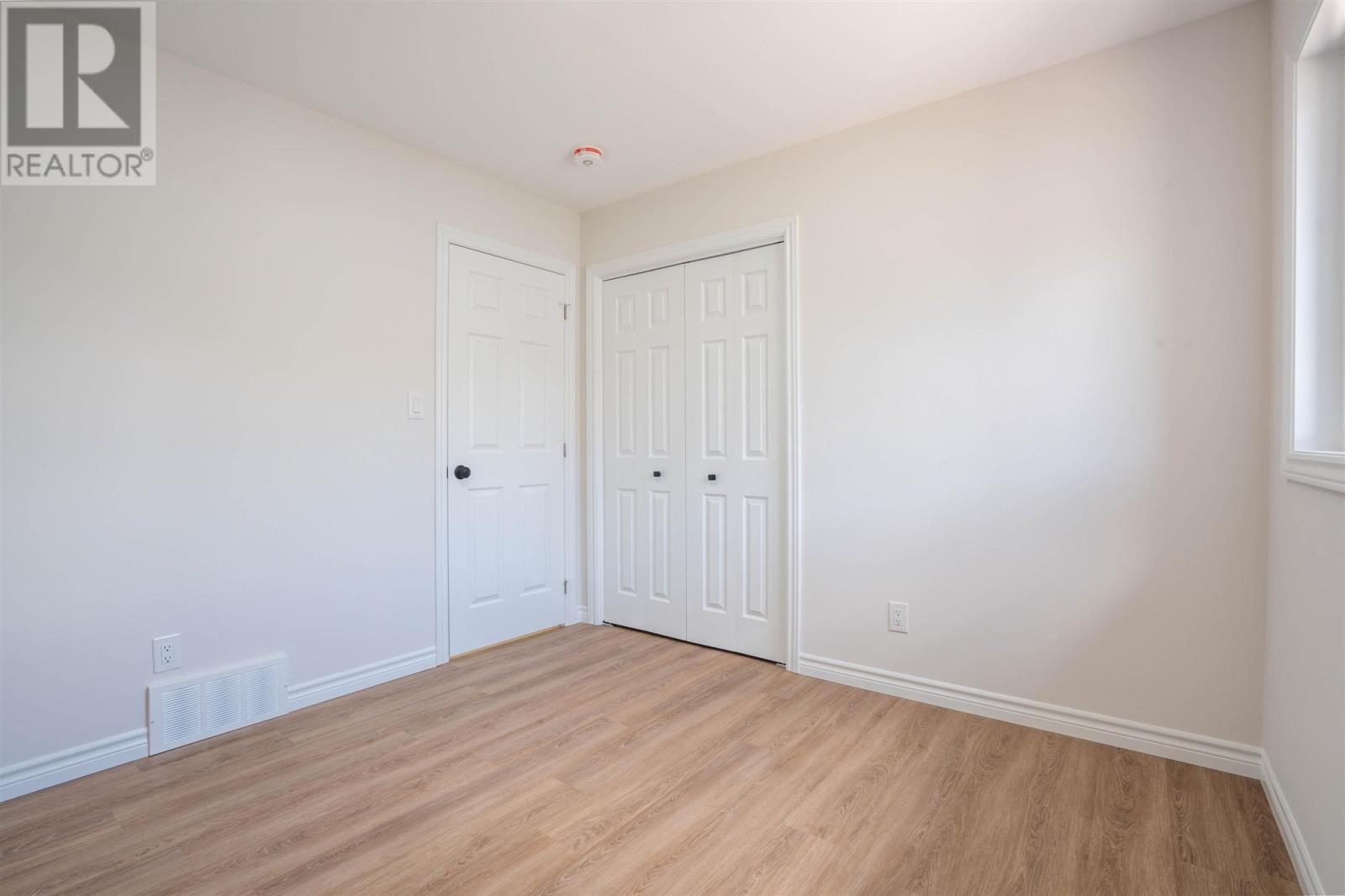 255 East Balfour ST - 23