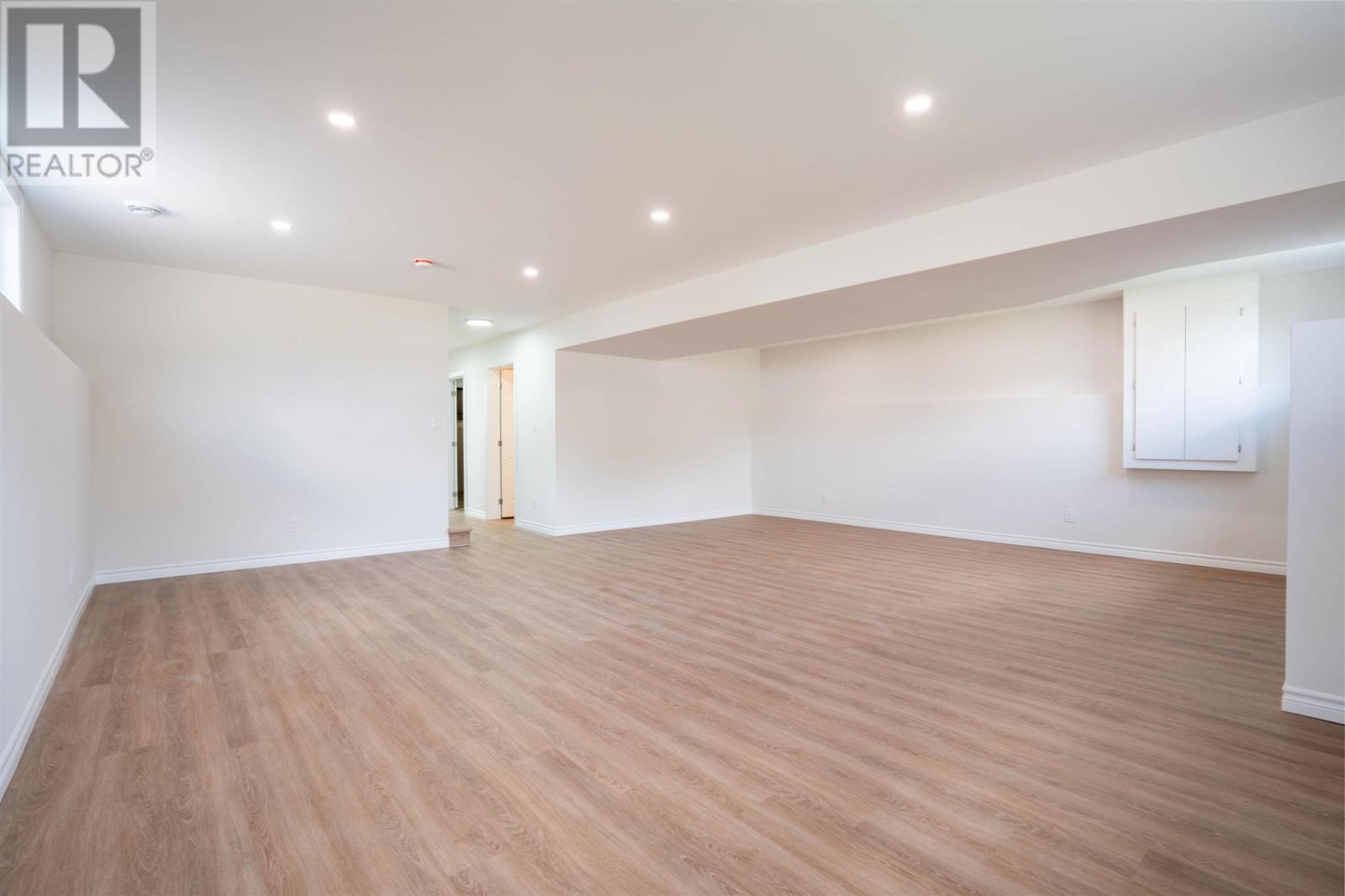 255 East Balfour ST - 25