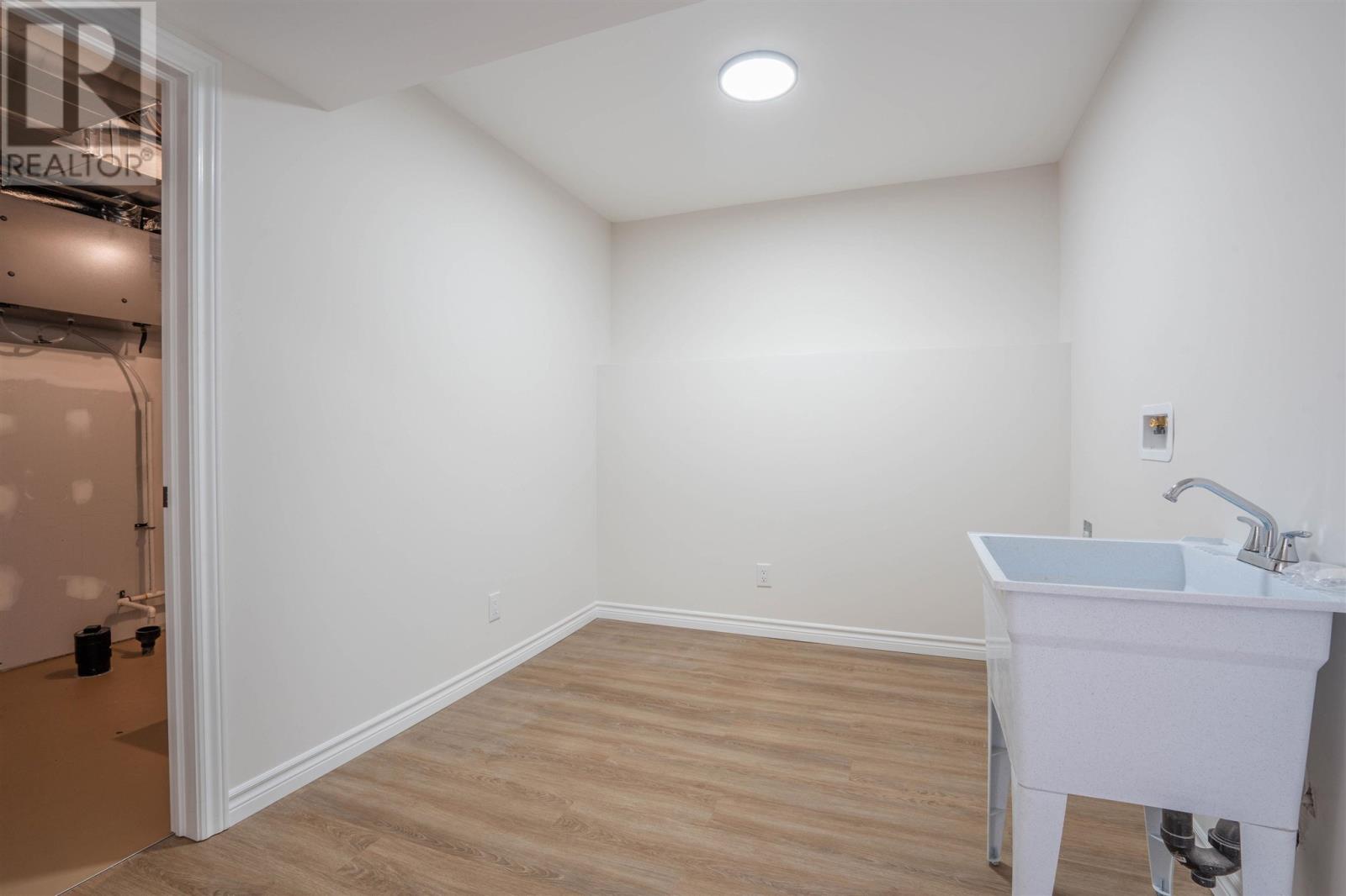 255 East Balfour ST - 34
