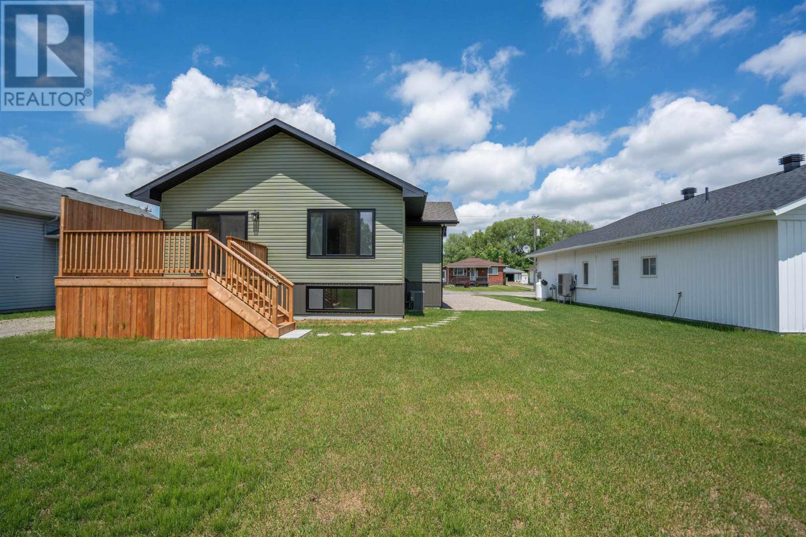 255 East Balfour ST - 36