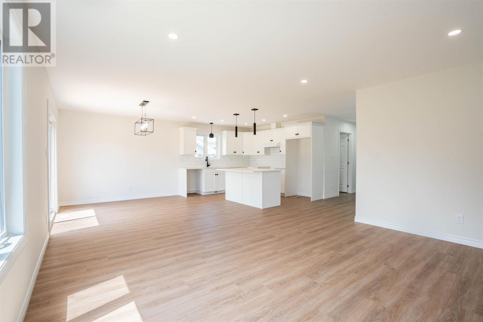 255 East Balfour ST - 11