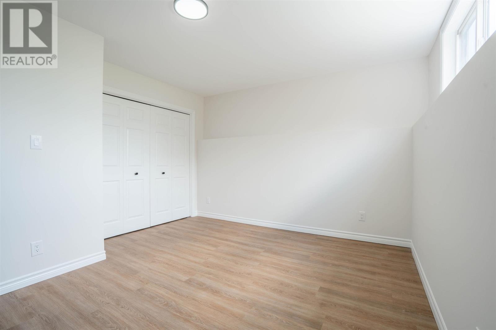 255 East Balfour ST - 33