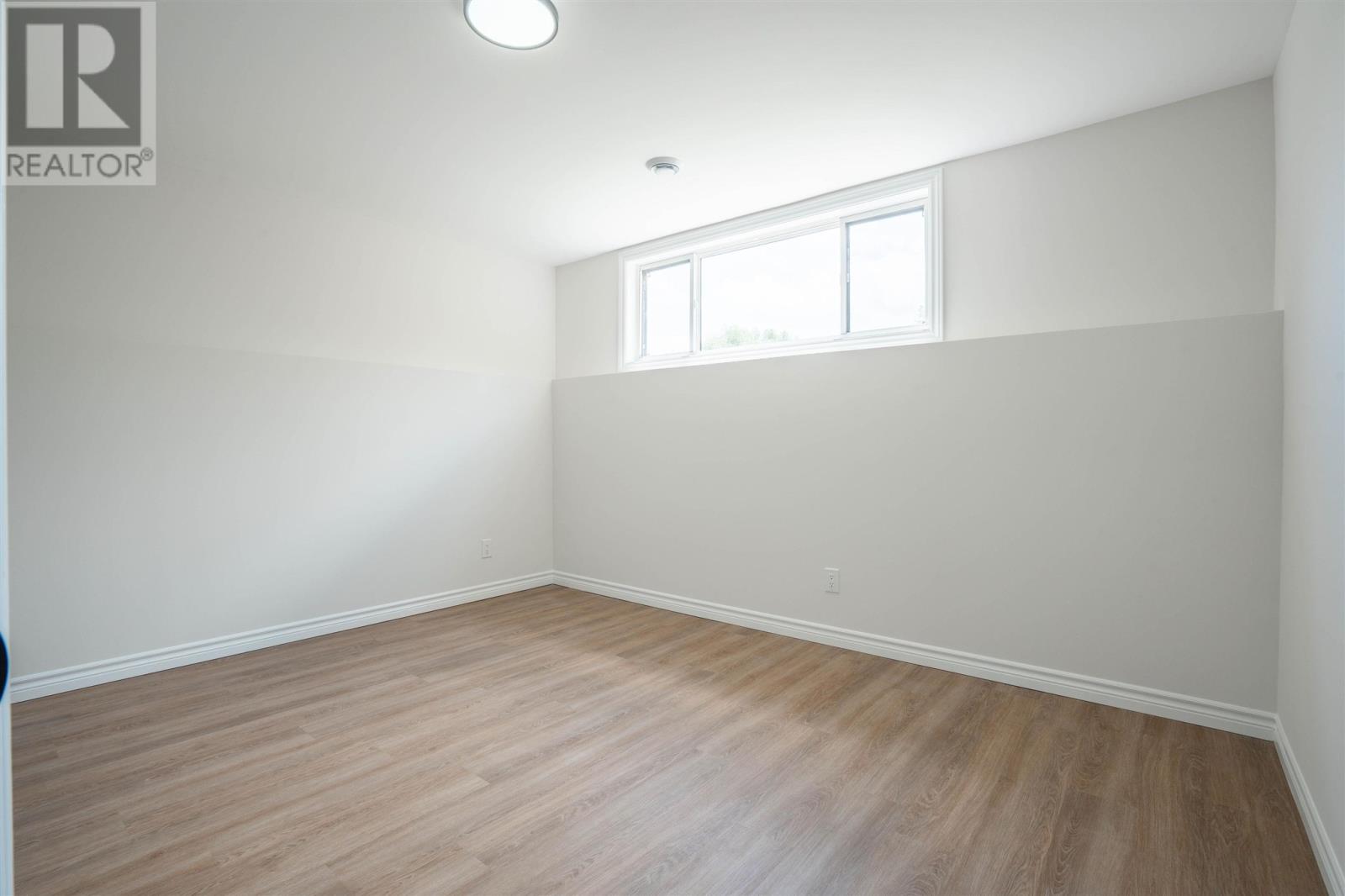 255 East Balfour ST - 31