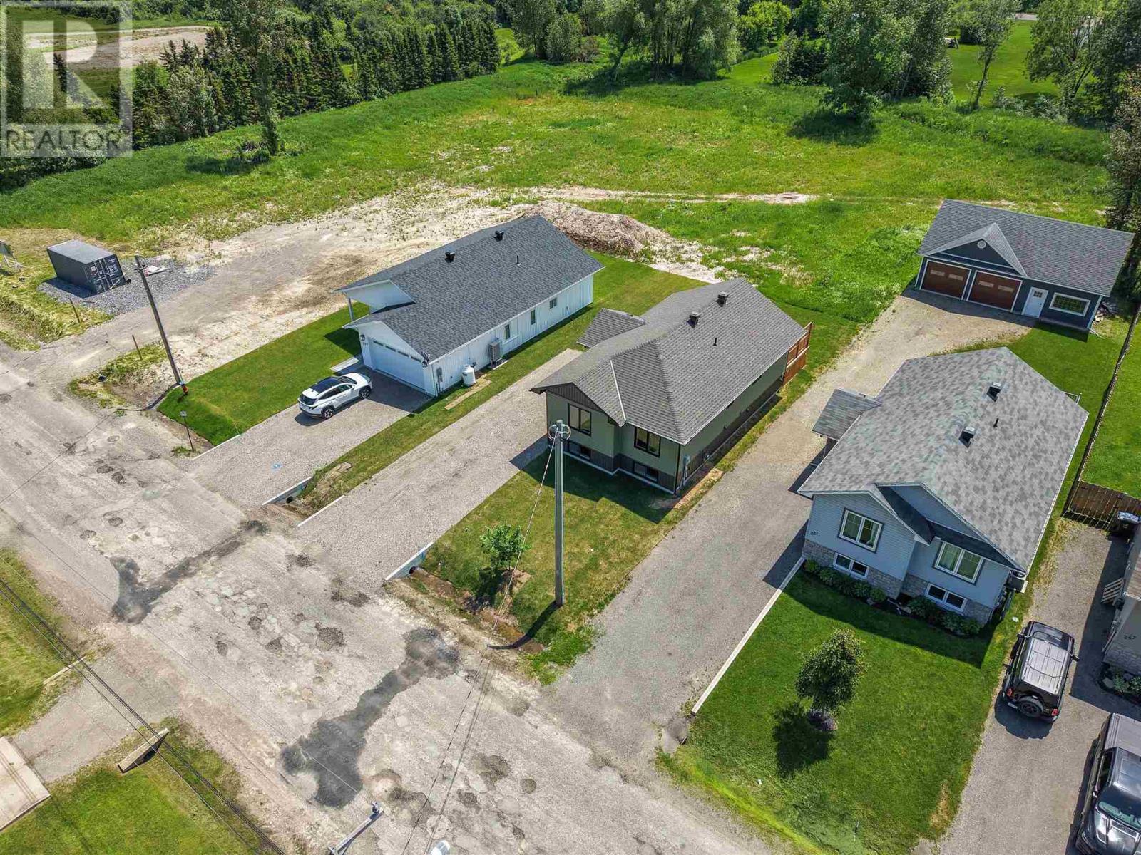 255 East Balfour ST - 39