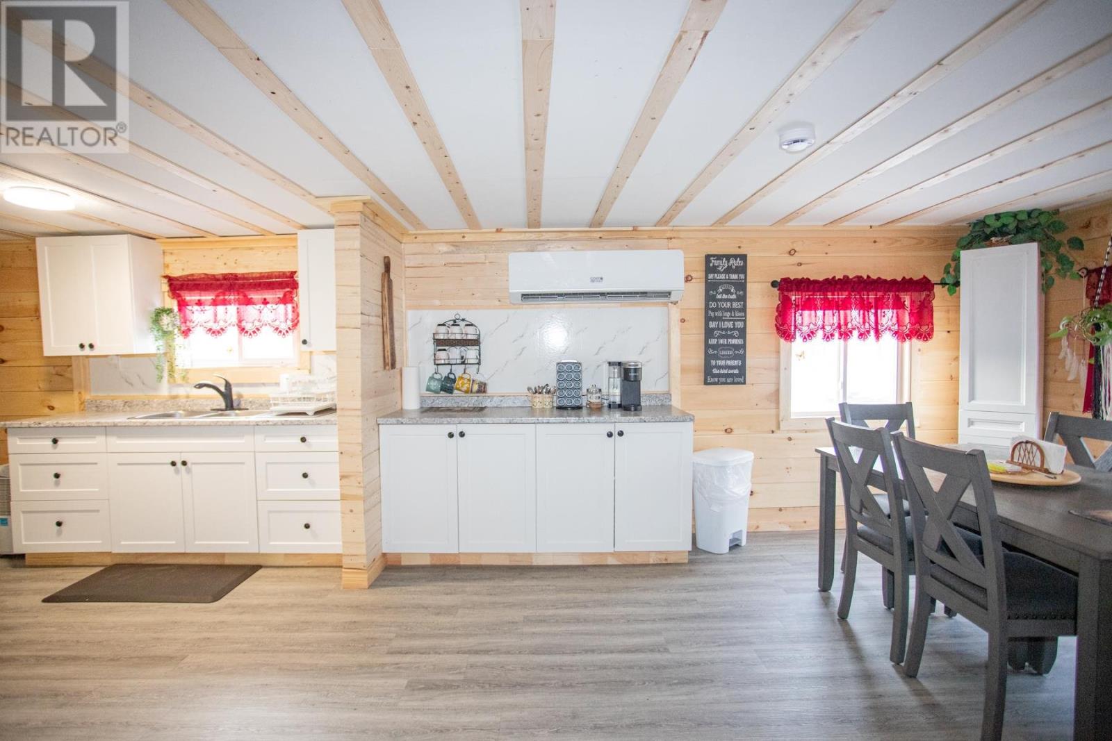 8 Wildwood DR - 22
