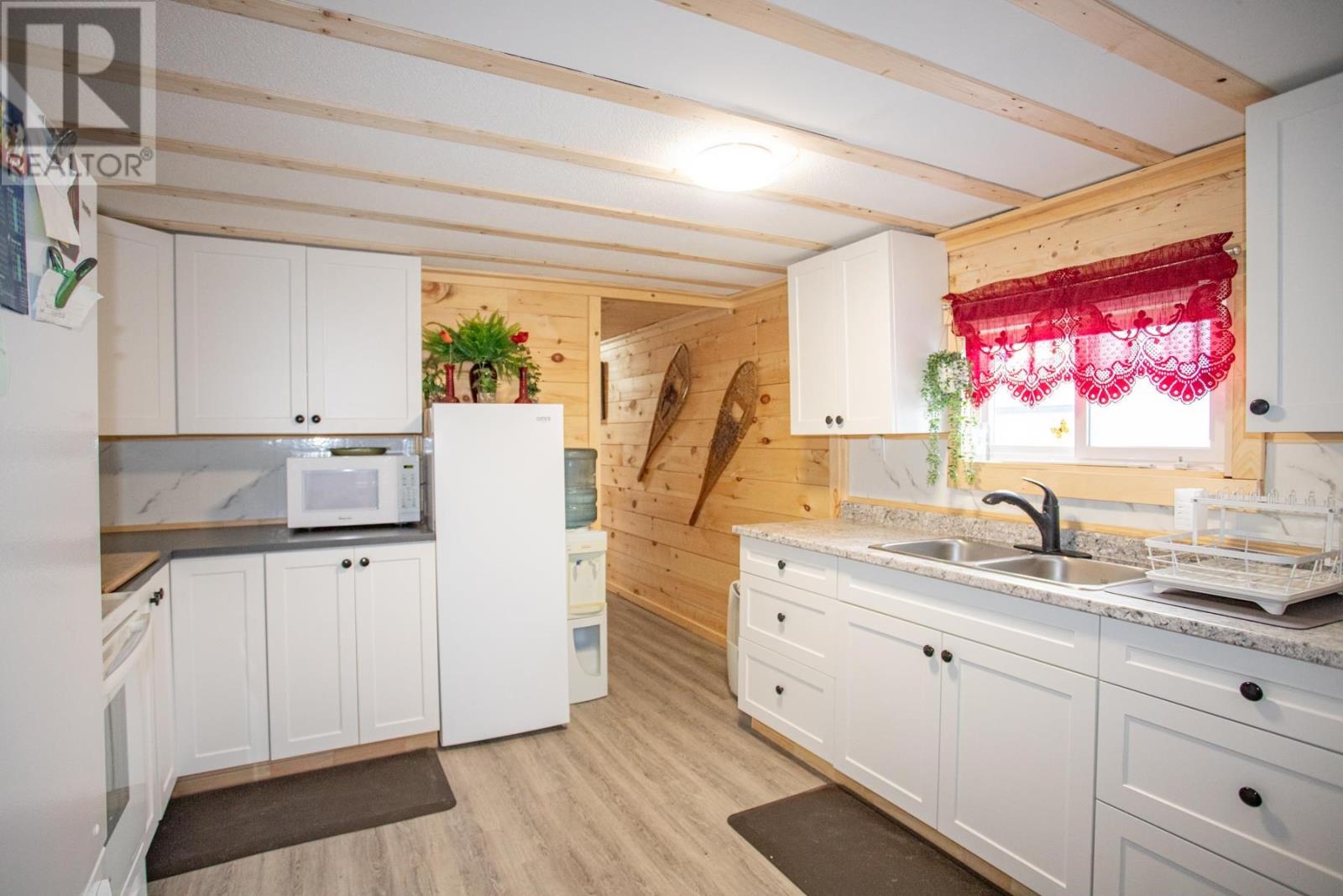 8 Wildwood DR - 24