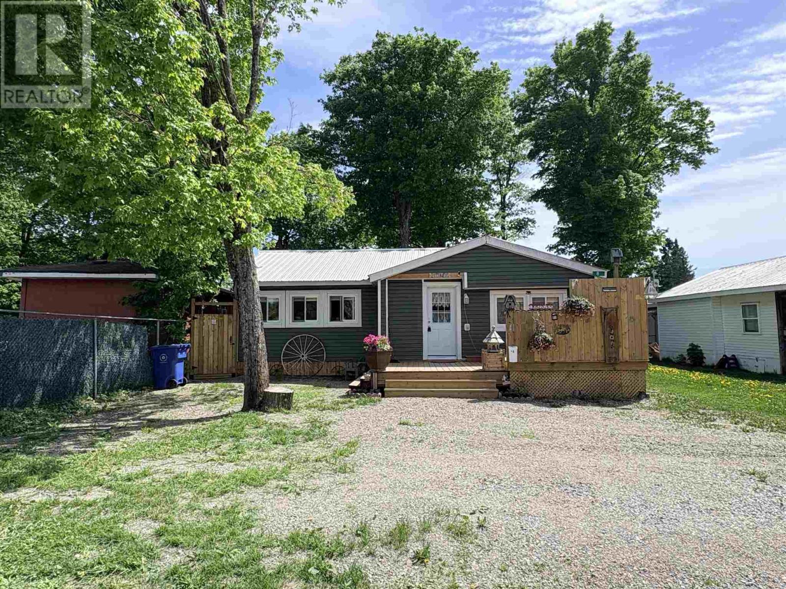8 Wildwood DR - 1