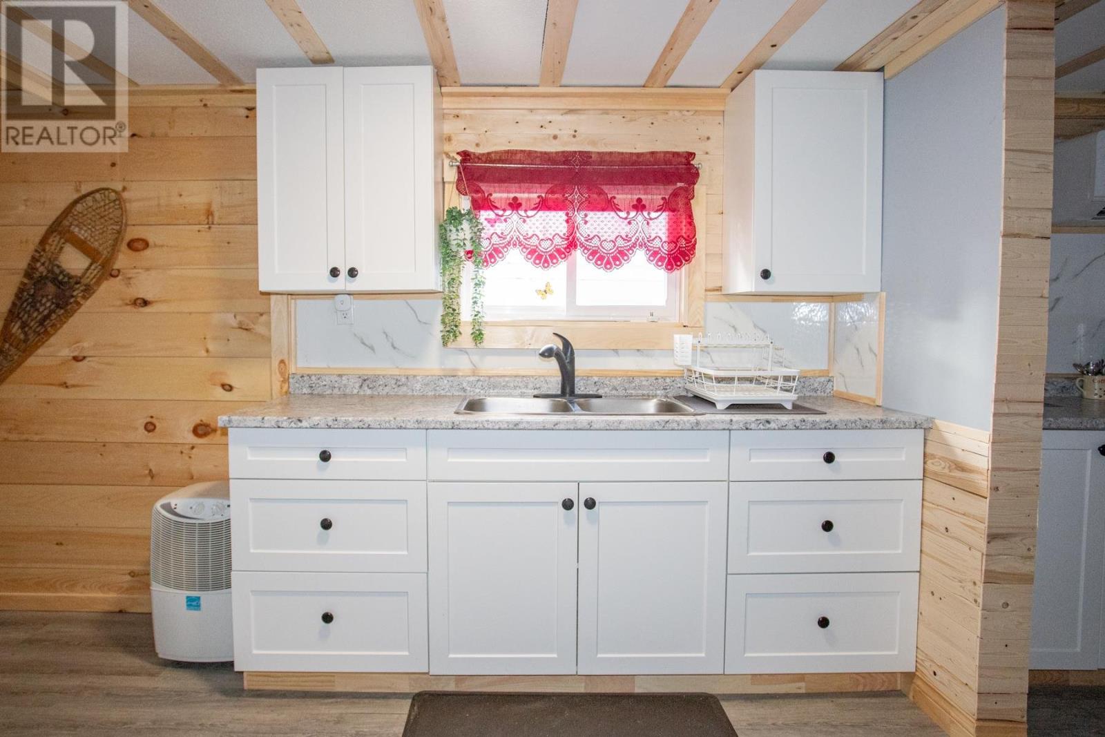 8 Wildwood DR - 29