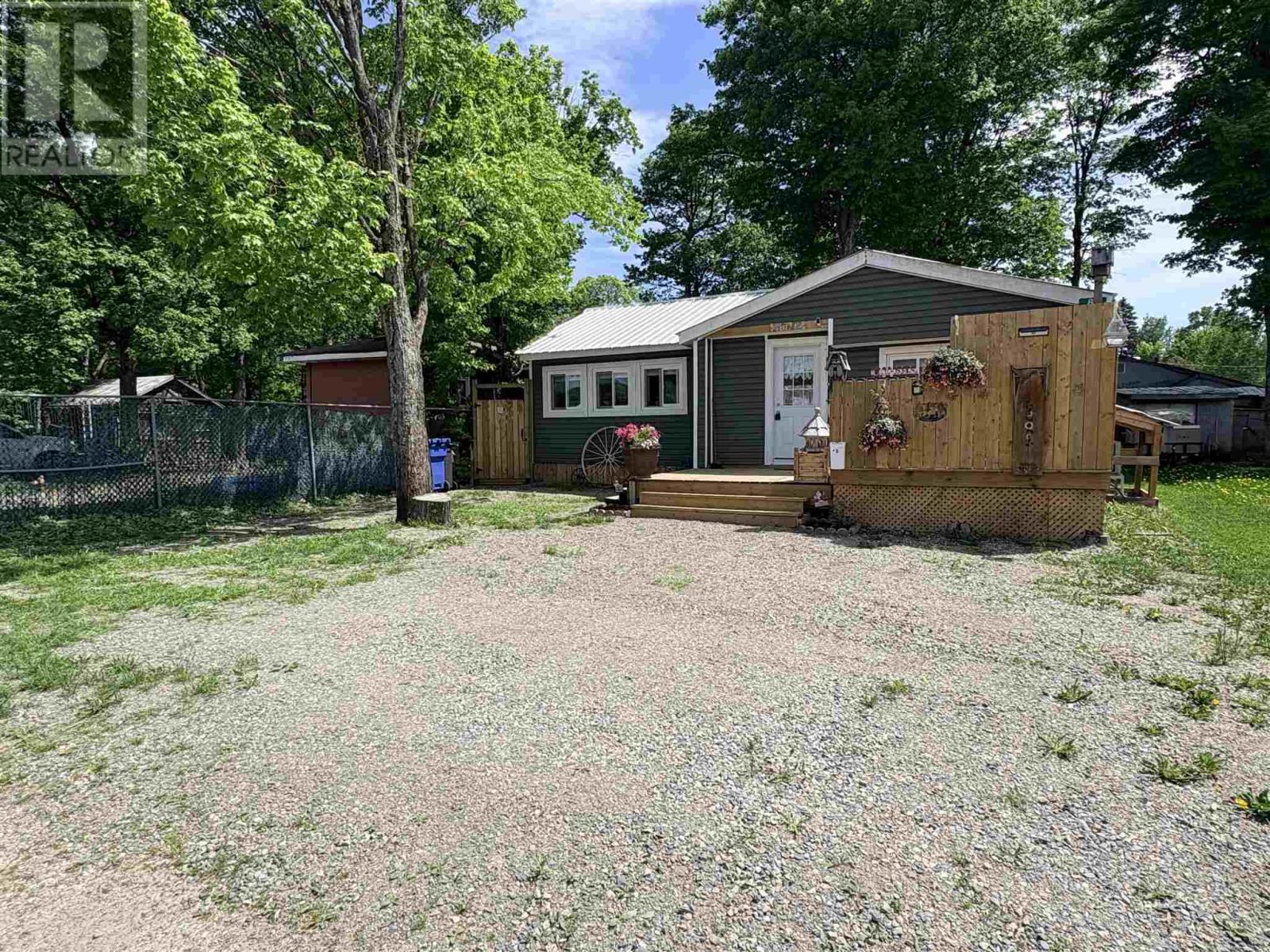 8 Wildwood DR - 4