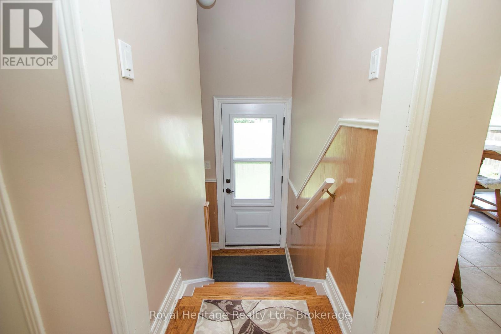 1464 THORNTON ROAD N - 16