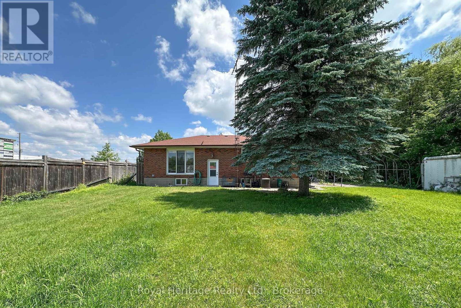 1464 THORNTON ROAD N - 17