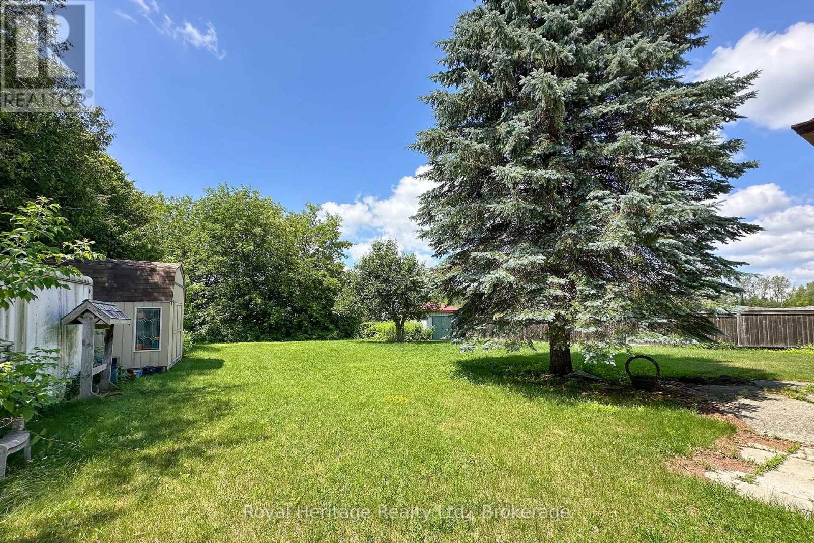 1464 THORNTON ROAD N - 21