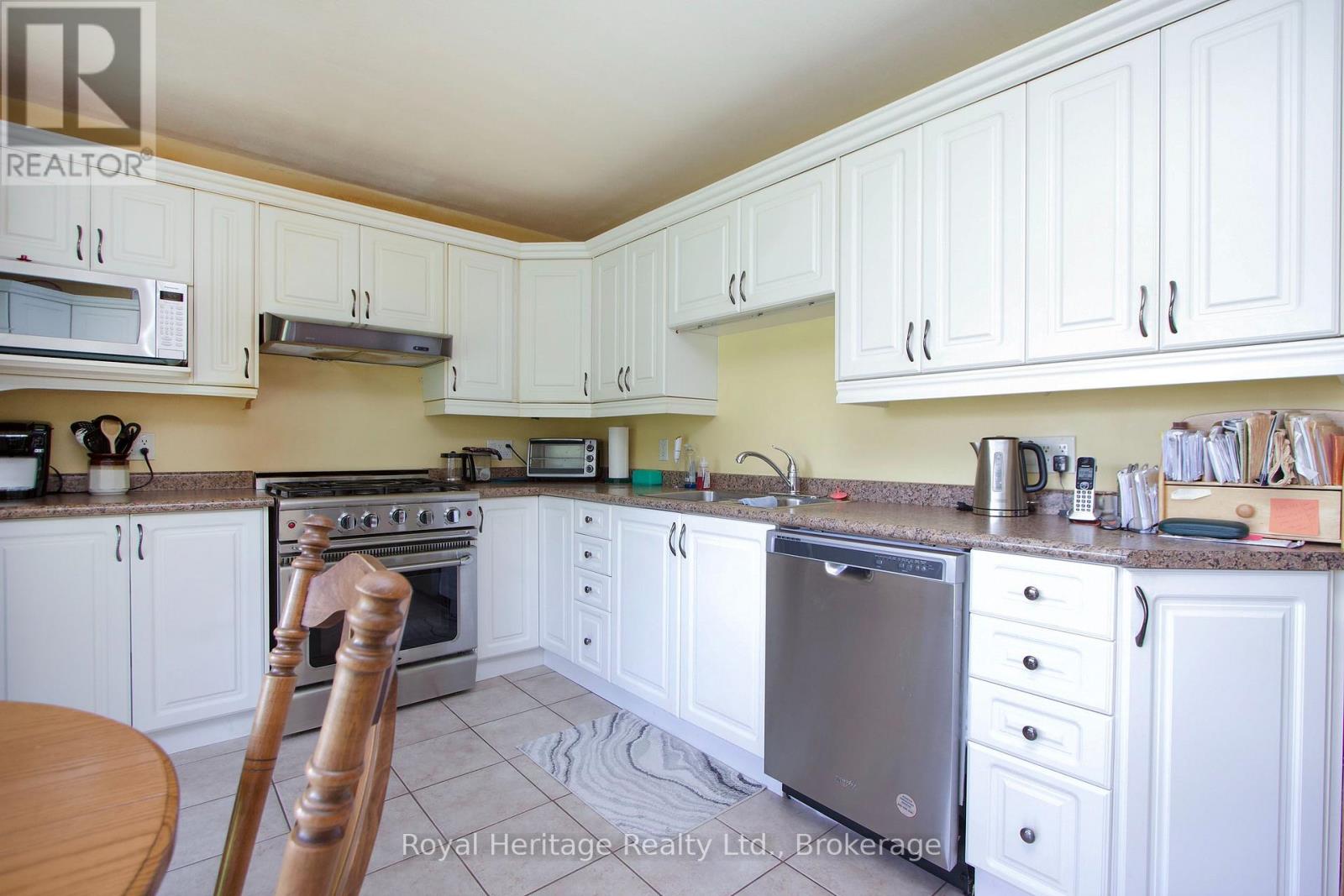 1464 THORNTON ROAD N - 8