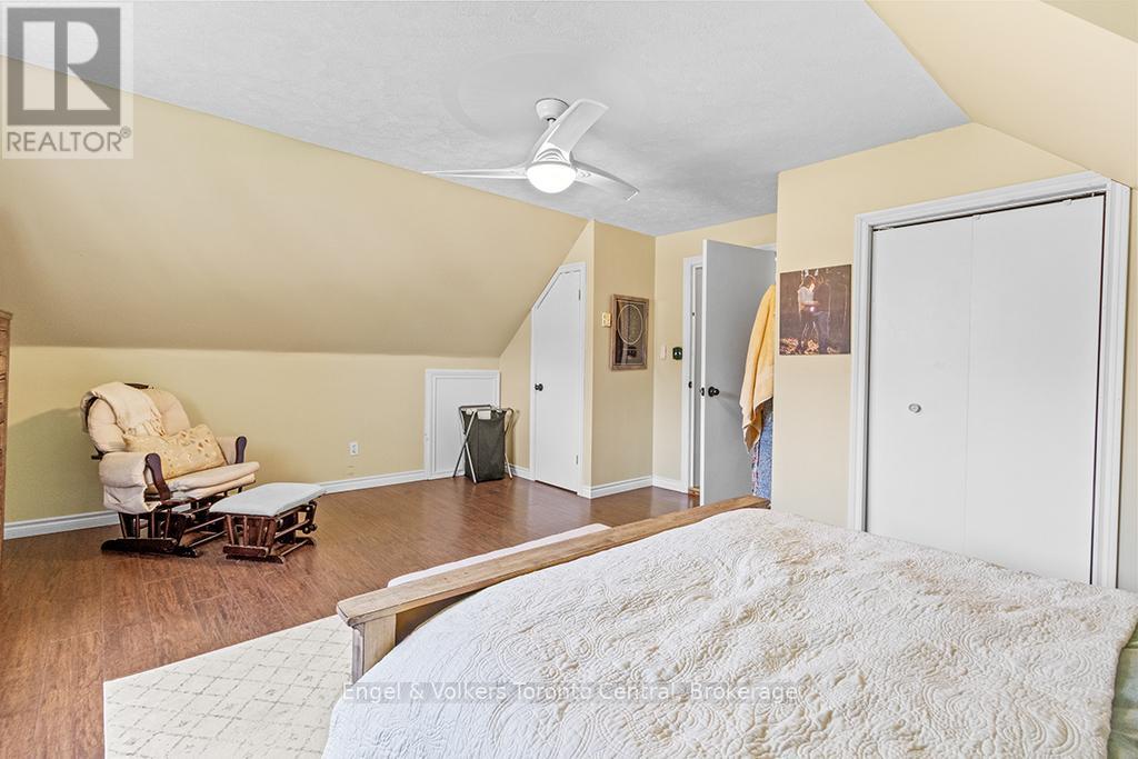 122459 GREY ROAD 5 - 16