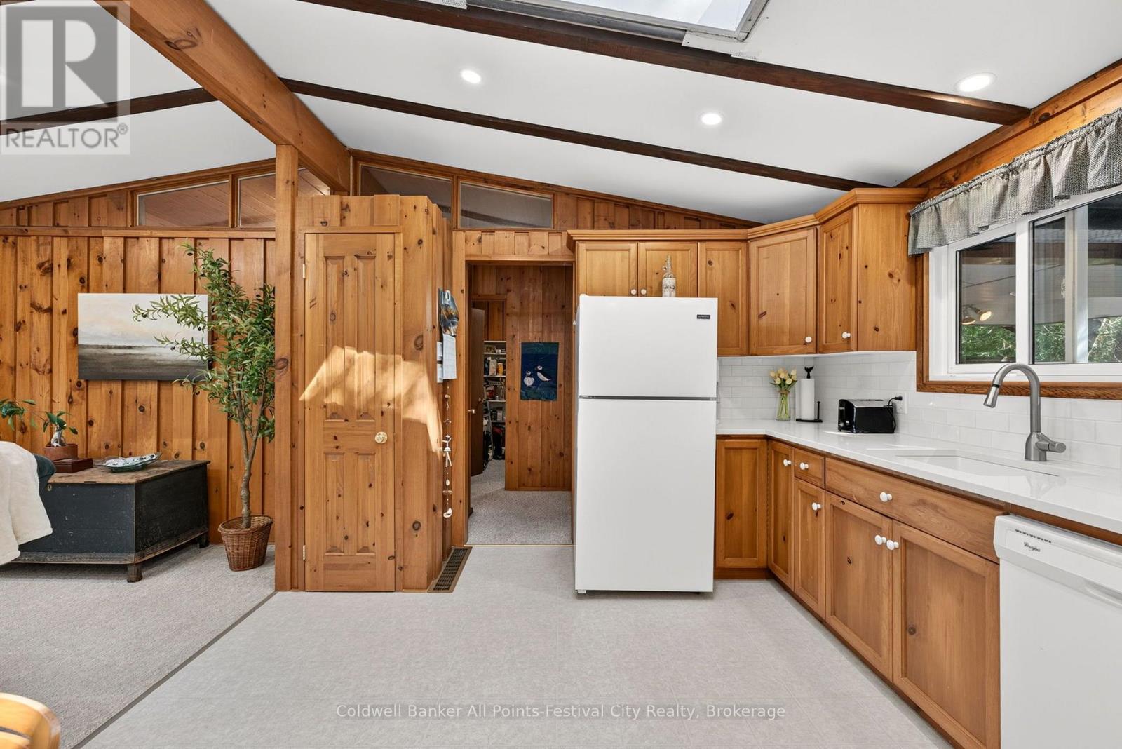 149 HURON ROAD W - 17
