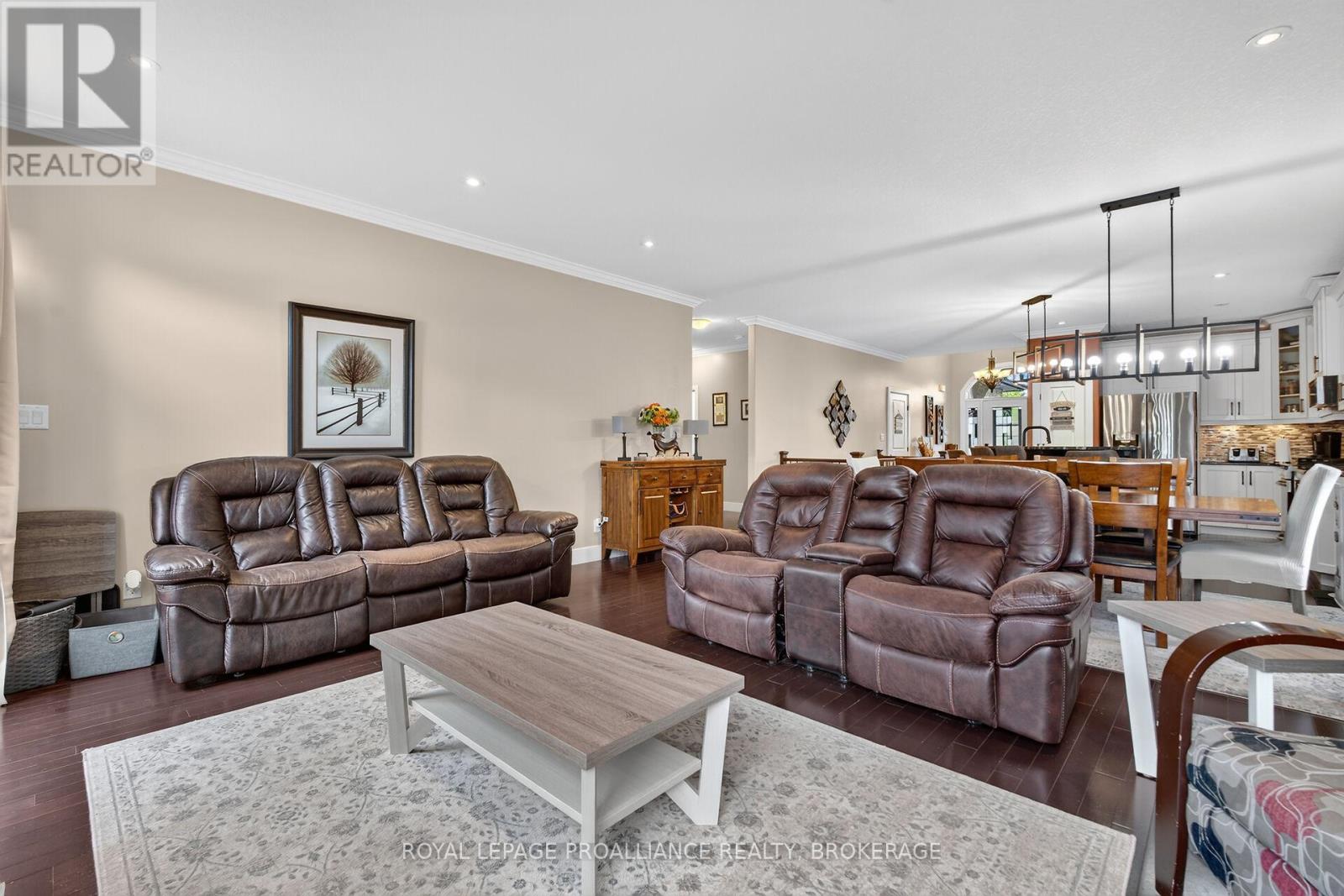 142 GILDERSLEEVE BOULEVARD - 10