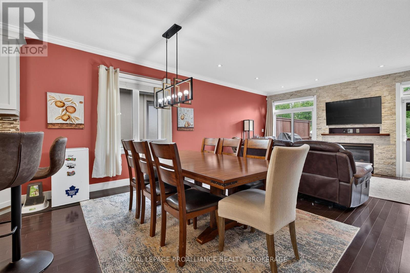 142 GILDERSLEEVE BOULEVARD - 12