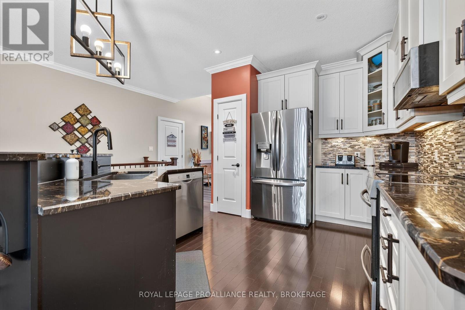 142 GILDERSLEEVE BOULEVARD - 15