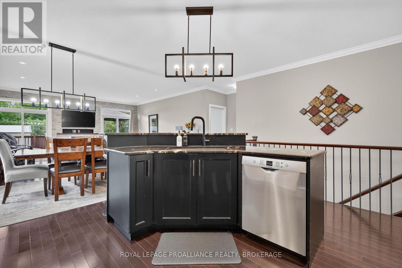142 GILDERSLEEVE BOULEVARD - 16