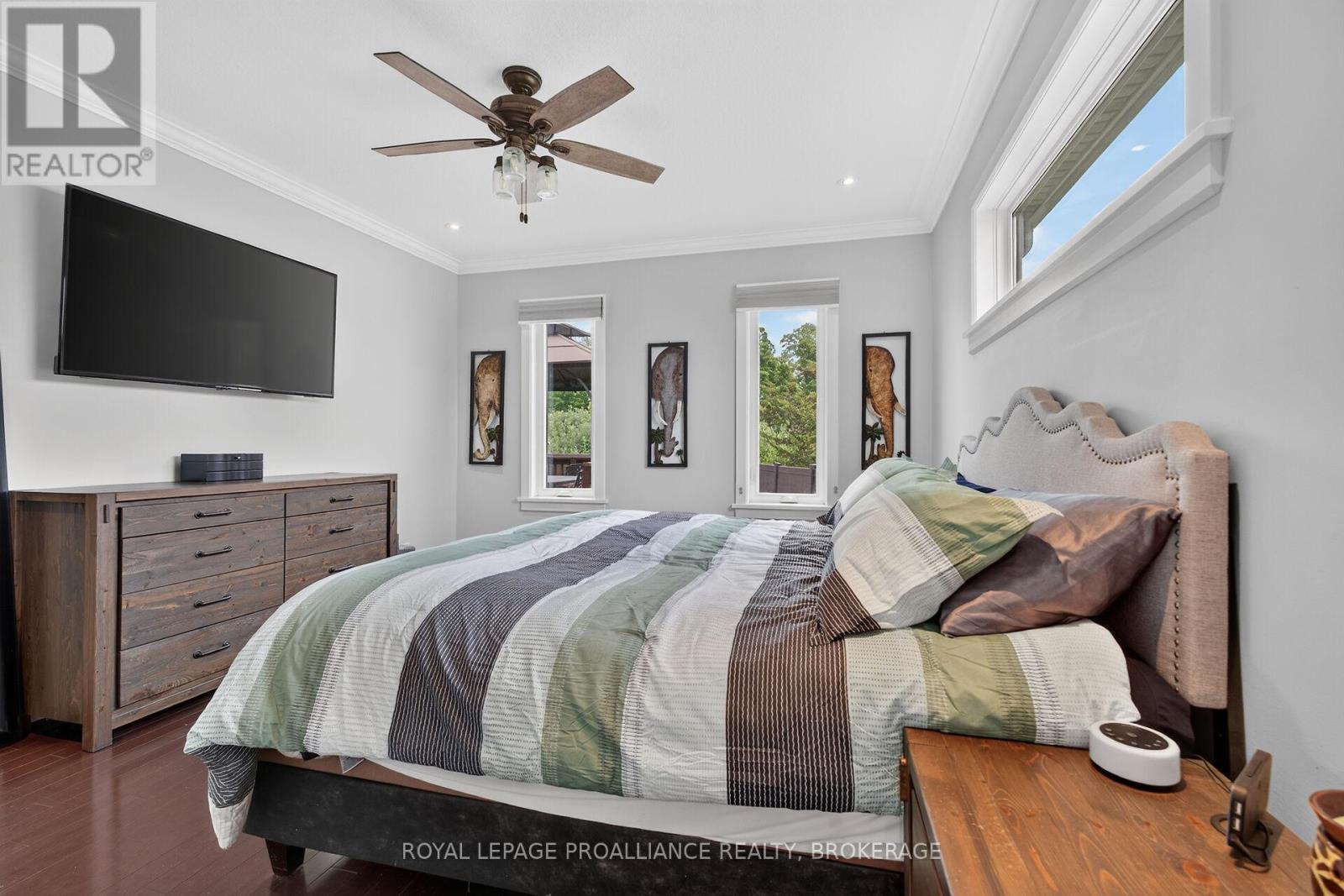 142 GILDERSLEEVE BOULEVARD - 20
