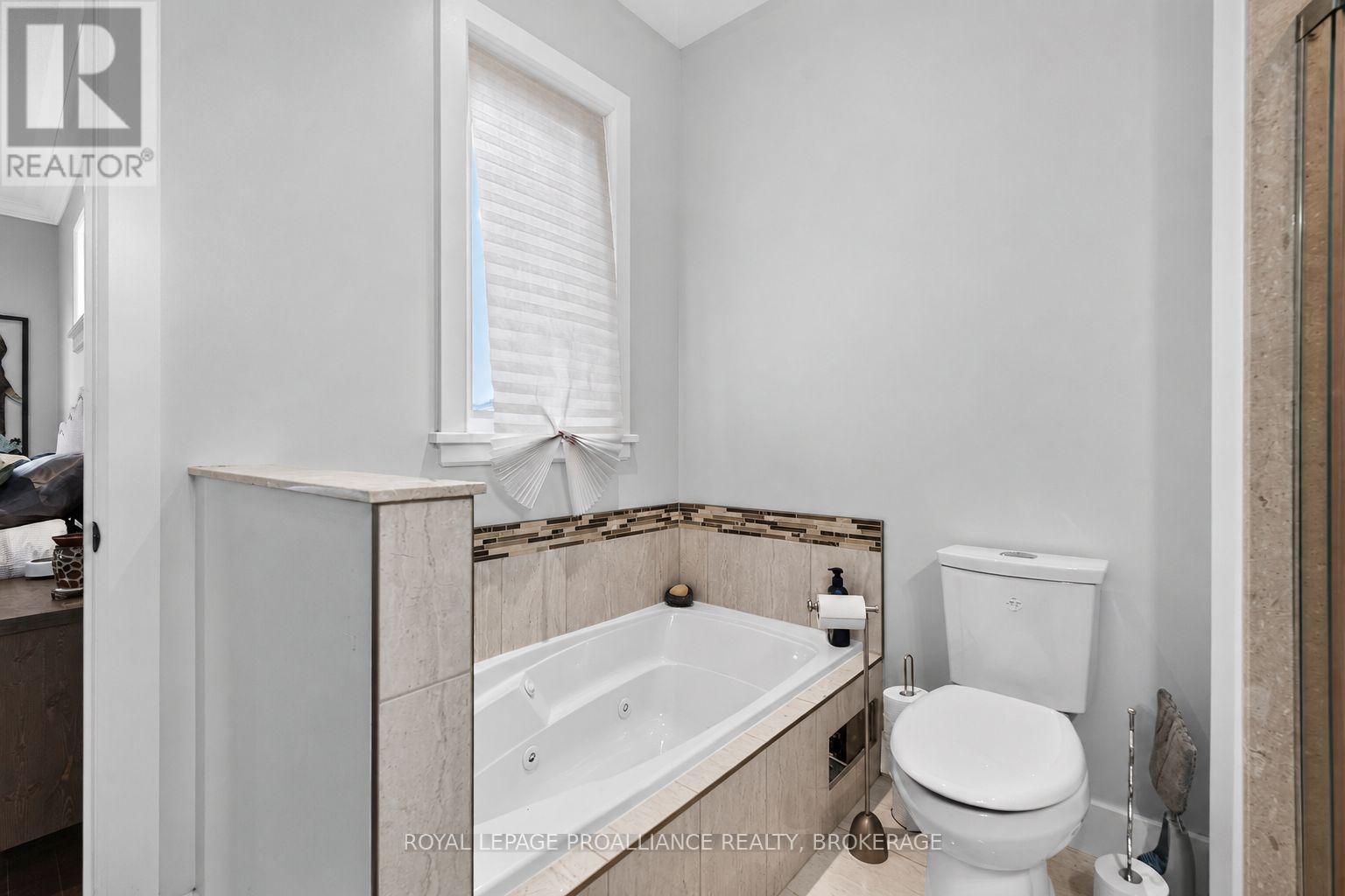 142 GILDERSLEEVE BOULEVARD - 24