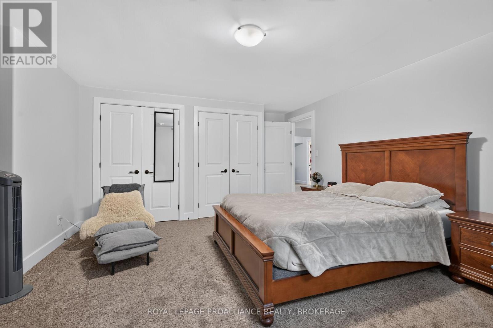 142 GILDERSLEEVE BOULEVARD - 34