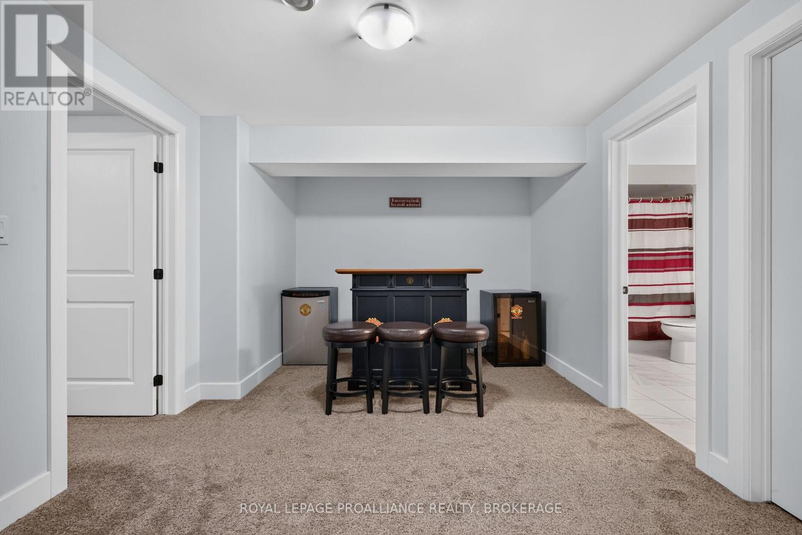 142 GILDERSLEEVE BOULEVARD - 36