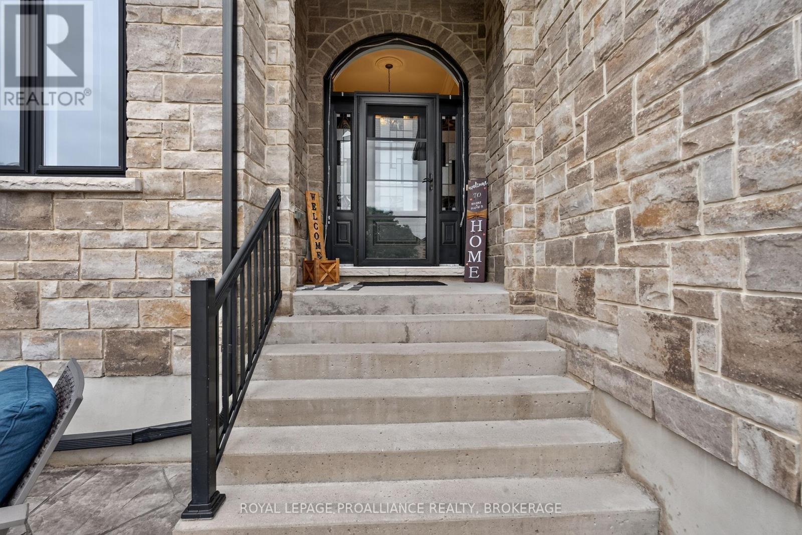 142 GILDERSLEEVE BOULEVARD - 4
