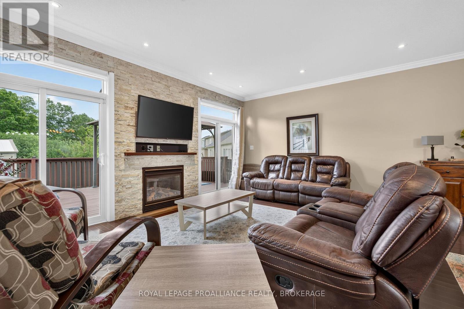 142 GILDERSLEEVE BOULEVARD - 8