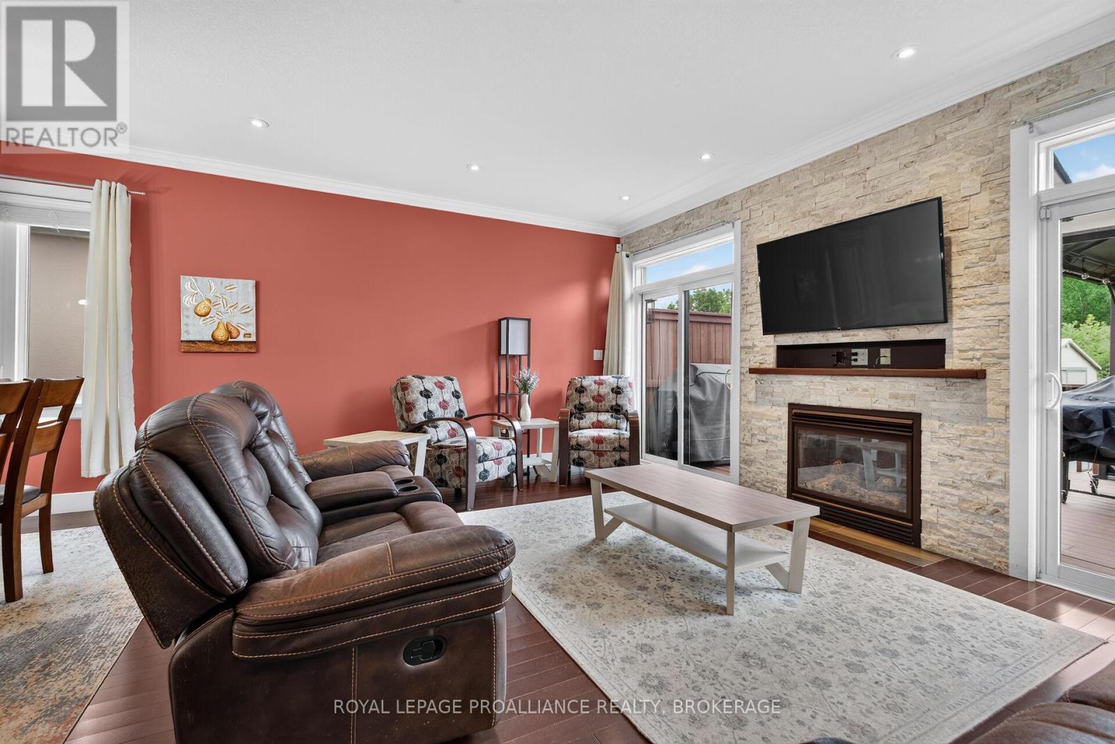 142 GILDERSLEEVE BOULEVARD - 9