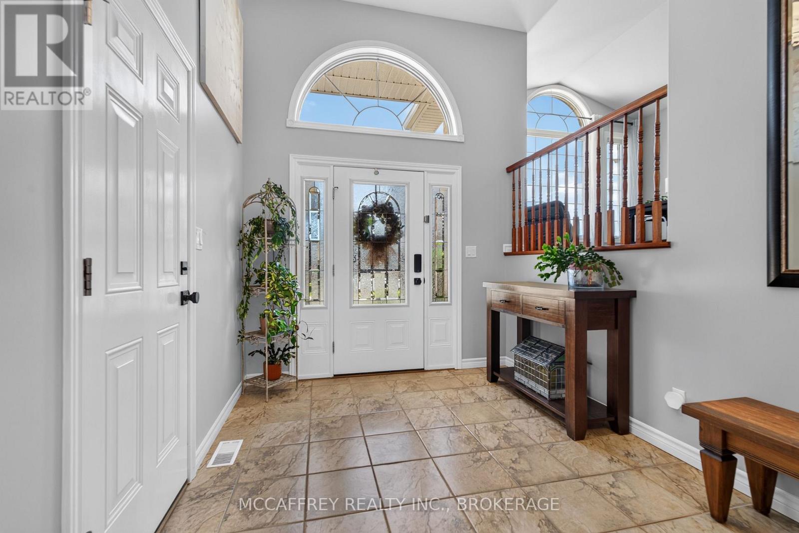 9 HARTWOOD CRESCENT - Image 4