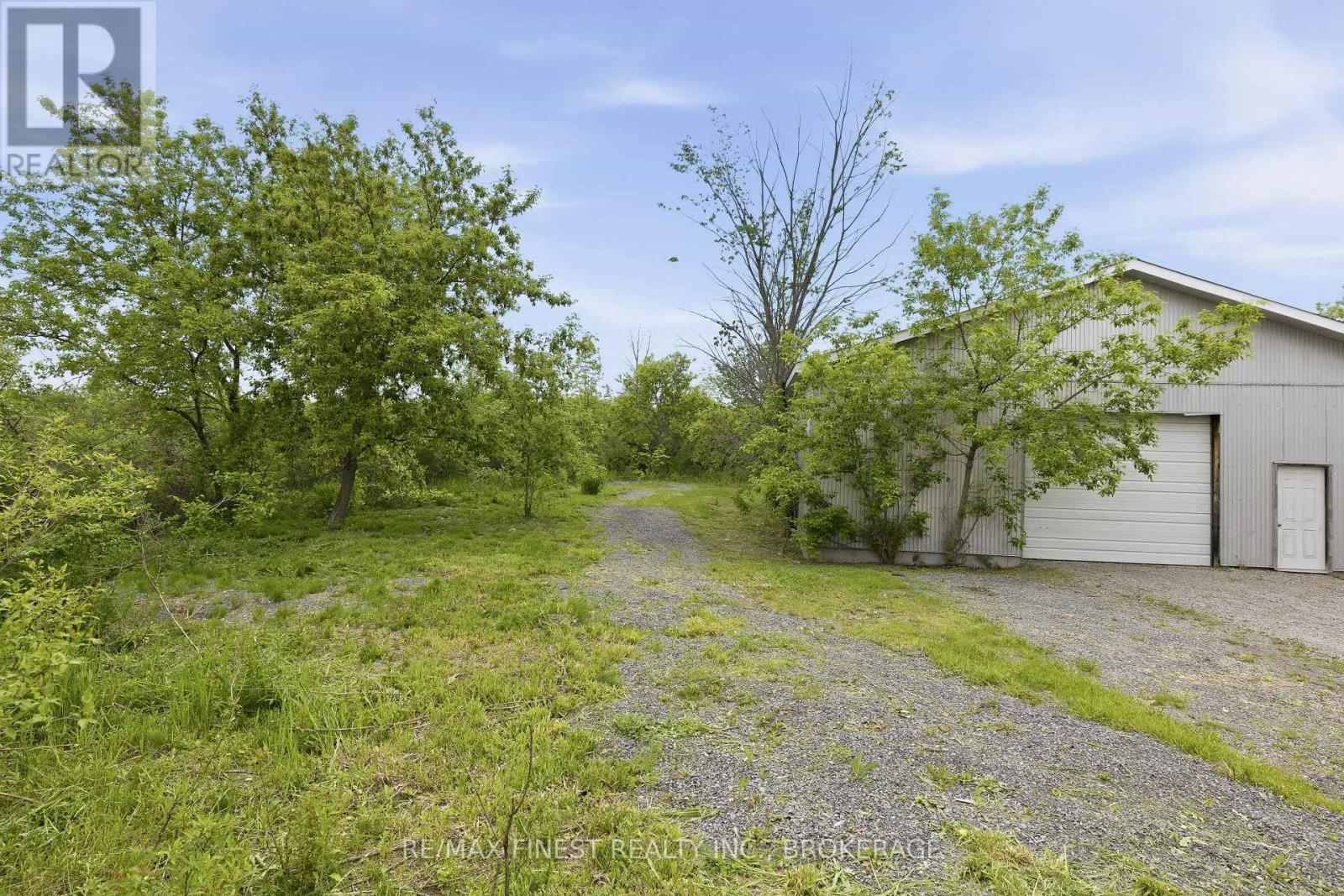 1604 JOYCEVILLE ROAD - 42