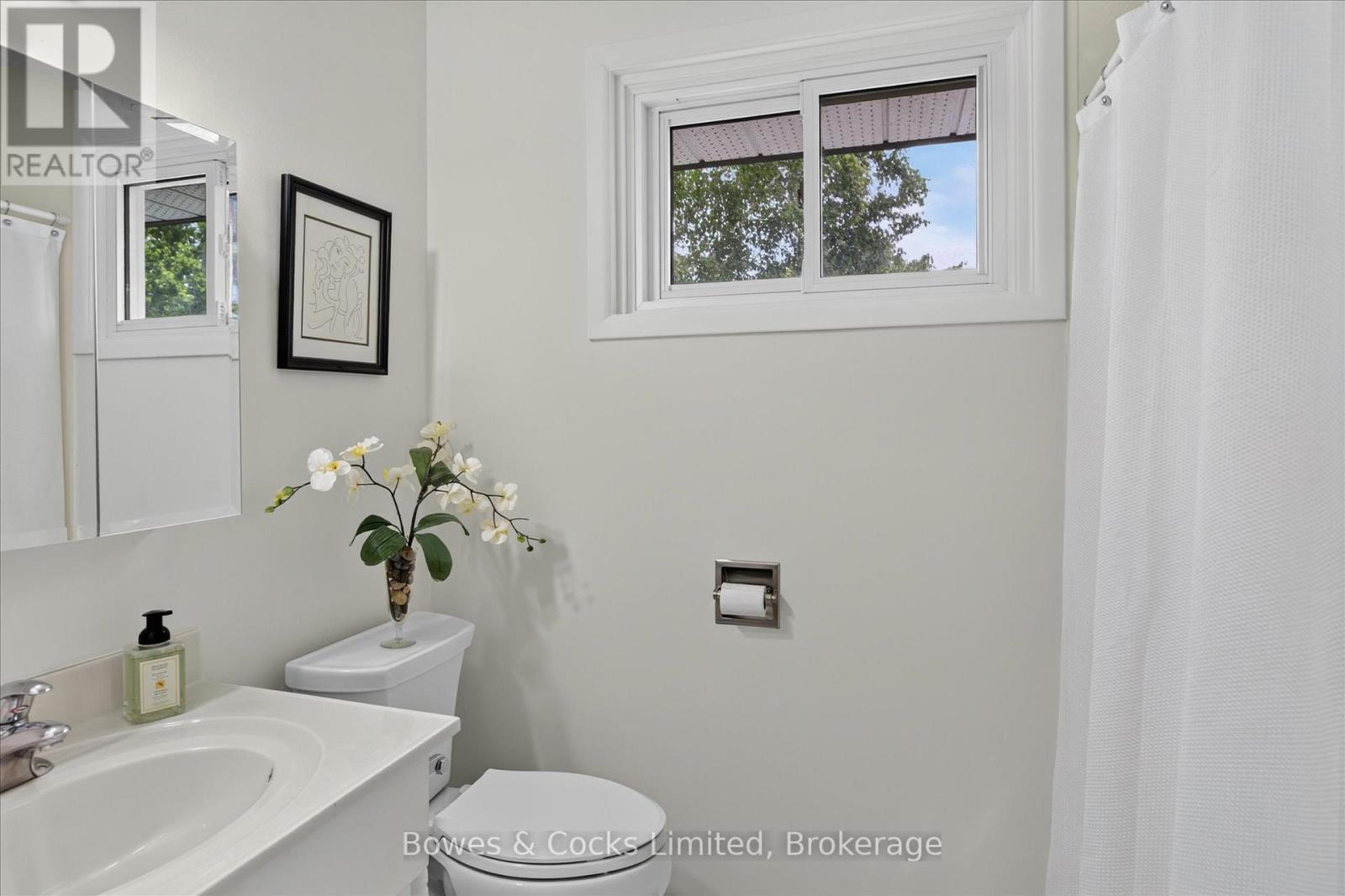 1228 BATHURST STREET - 23