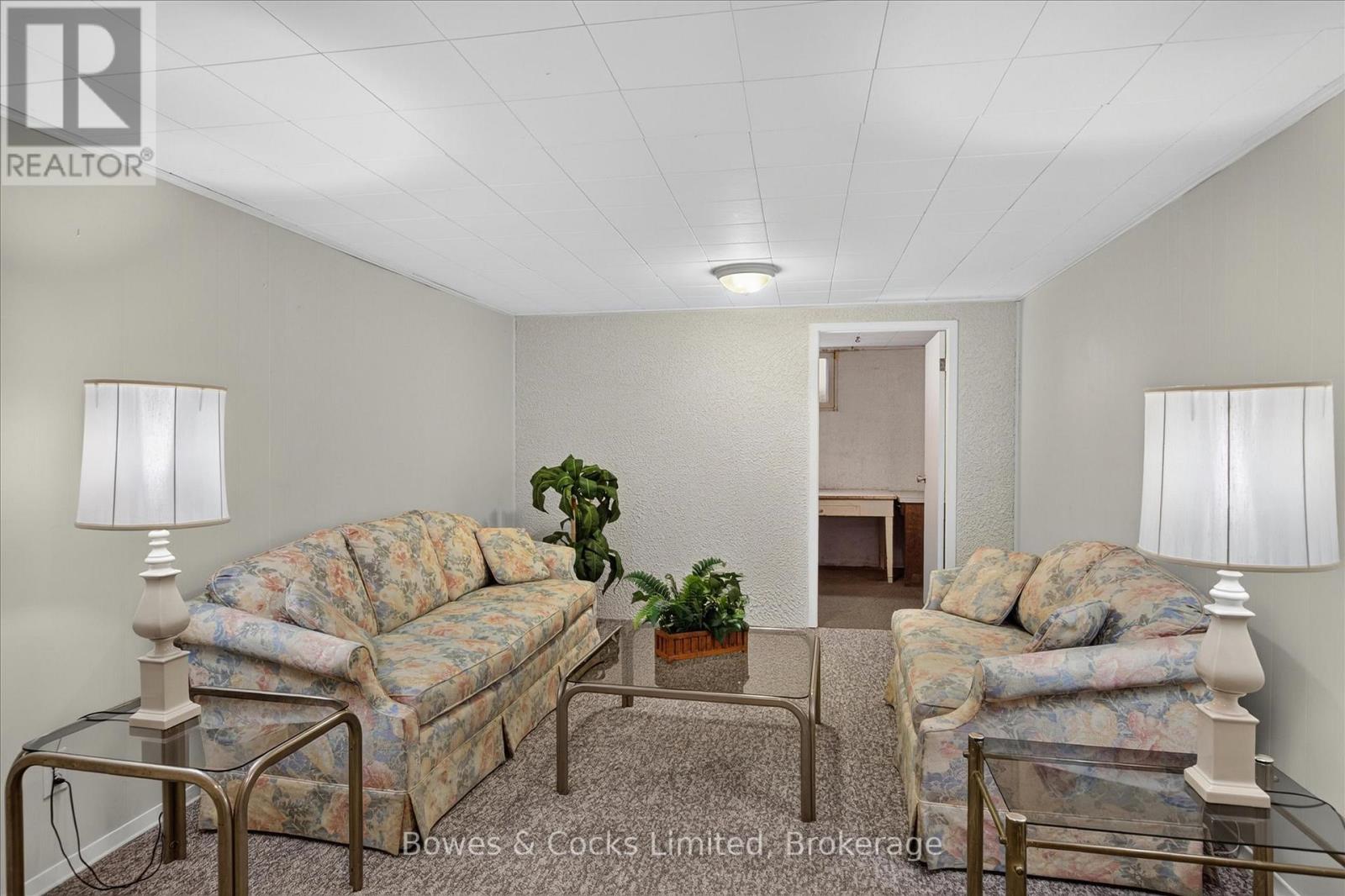 1228 BATHURST STREET - 32