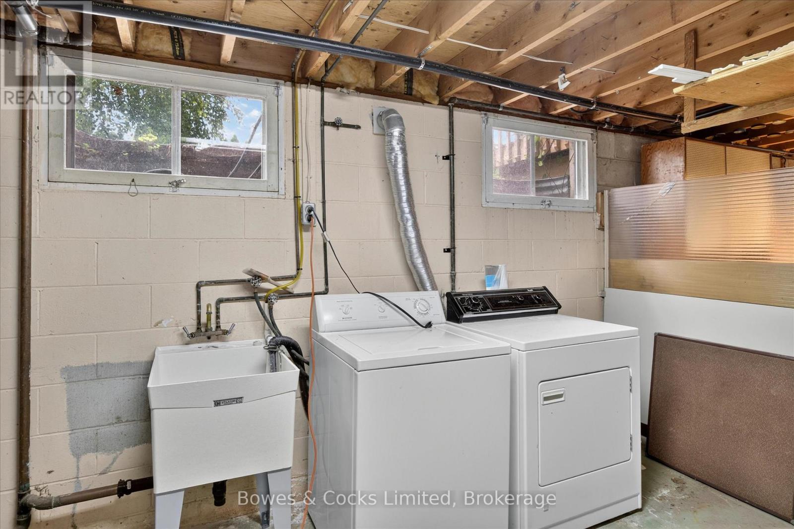 1228 BATHURST STREET - 35